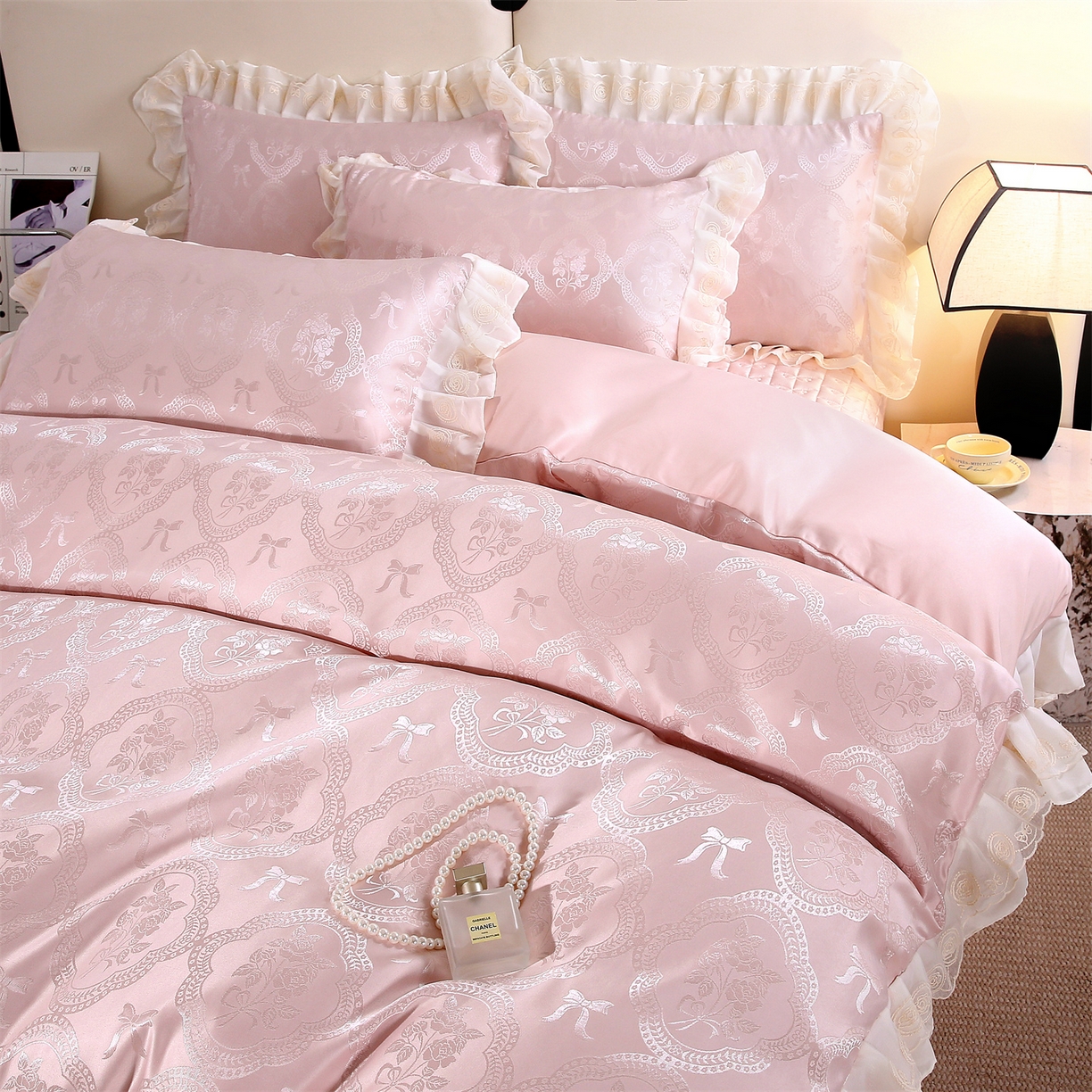 91家纺网 家纺一手货源 找家纺 提花大世界 2026新款轻奢法式蕾丝花边款丝滑水洗真丝天丝提花床单床笠床盖四件套 洛丽塔之梦-樱花玉