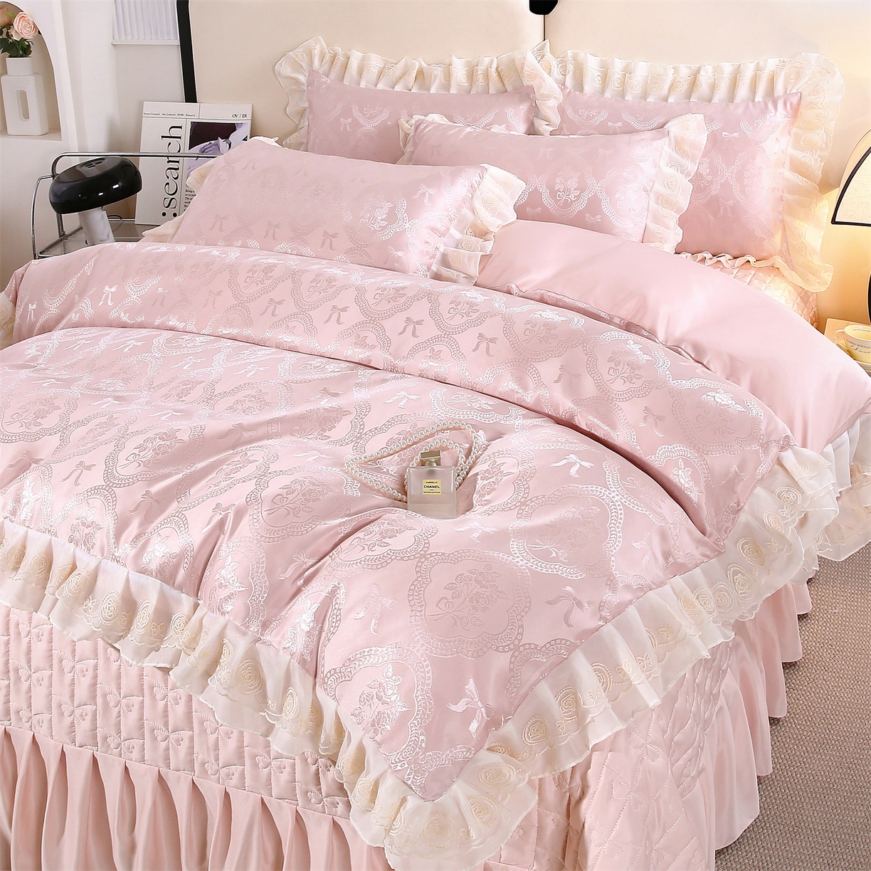 91家纺网 家纺一手货源 找家纺 提花大世界 2026新款轻奢法式蕾丝花边款丝滑水洗真丝天丝提花床单床笠床盖四件套 洛丽塔之梦-樱花玉