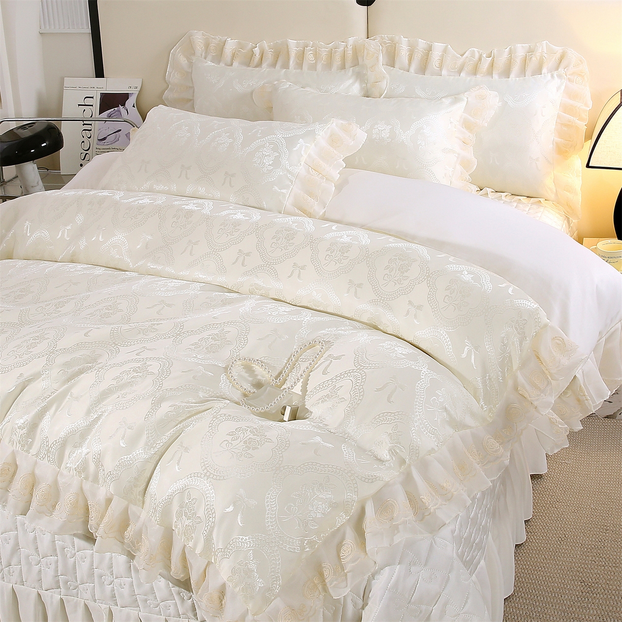 91家纺网 家纺一手货源 找家纺 提花大世界 2026新款轻奢法式蕾丝花边款丝滑水洗真丝天丝提花床单床笠床盖四件套 洛丽塔之梦-珍珠白
