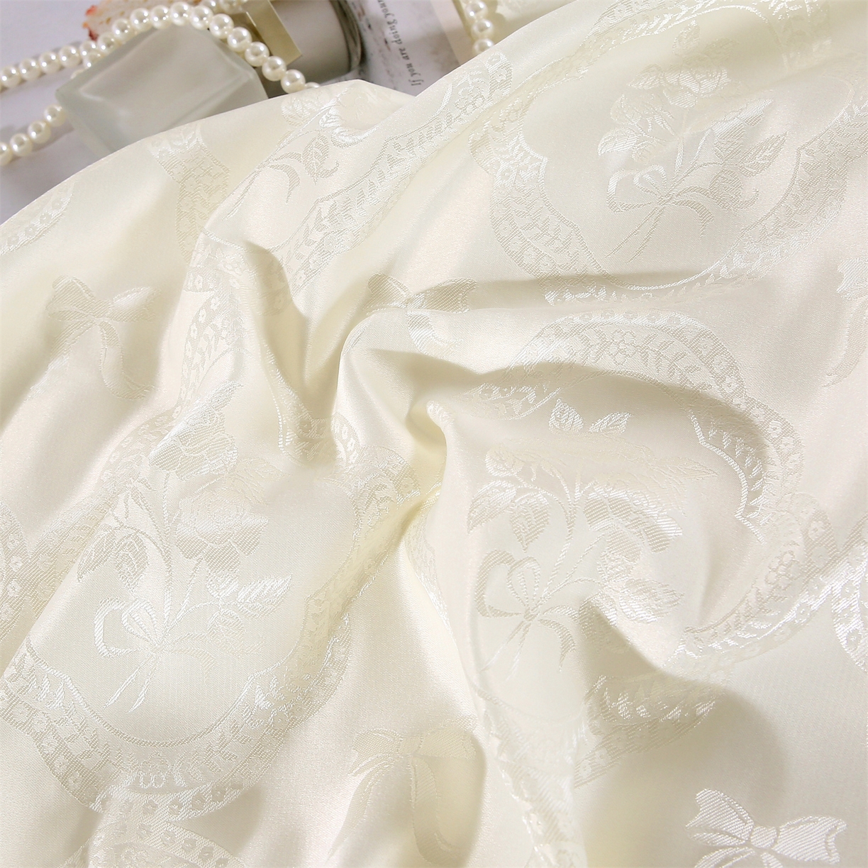 91家纺网 家纺一手货源 找家纺 提花大世界 2026新款轻奢法式蕾丝花边款丝滑水洗真丝天丝提花床单床笠床盖四件套 洛丽塔之梦-珍珠白