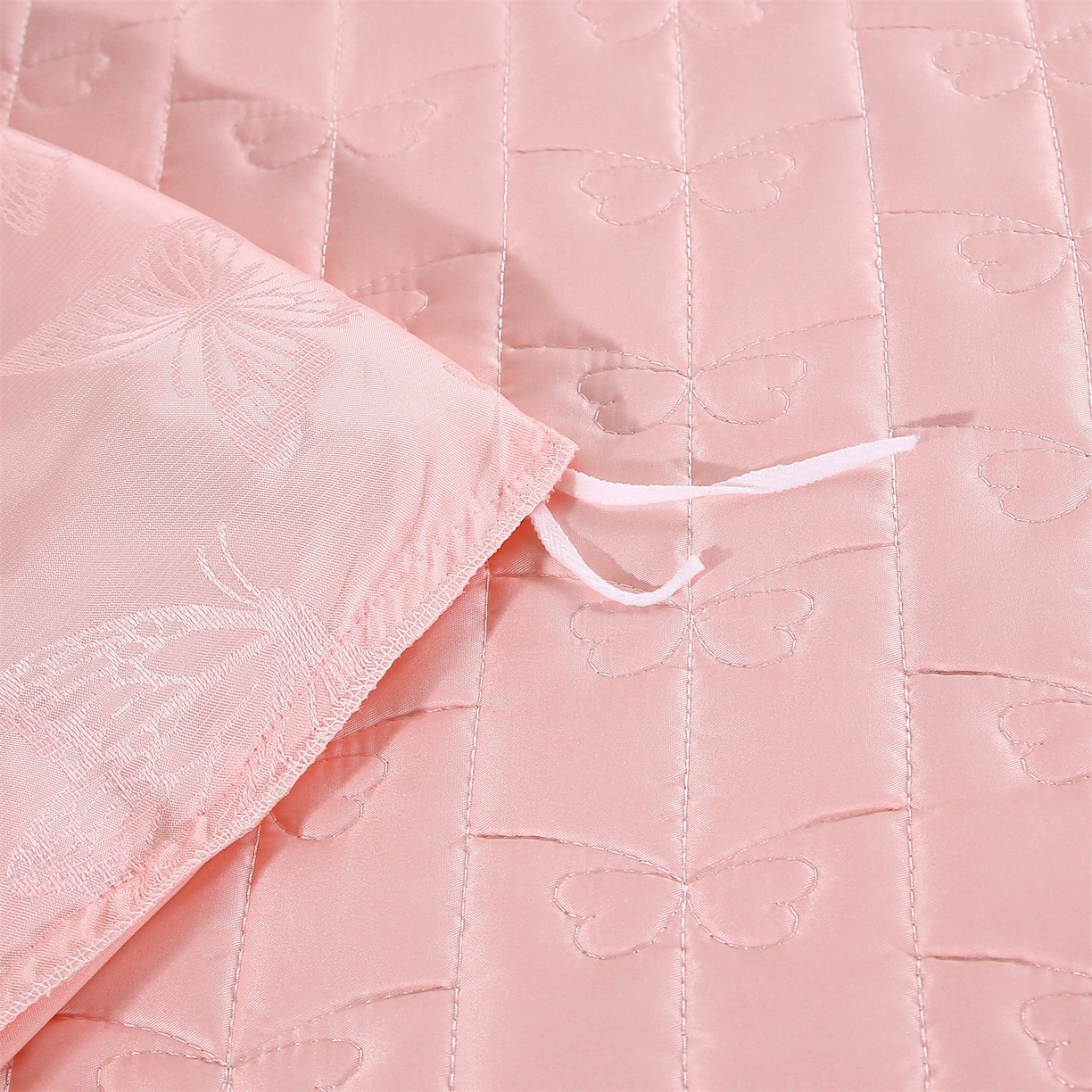 91家纺网 家纺一手货源 找家纺 提花大世界 2026新款轻奢法式蕾丝花边款丝滑水洗真丝天丝提花床单床笠床盖四件套 蝴蝶绮梦-蜜桃粉