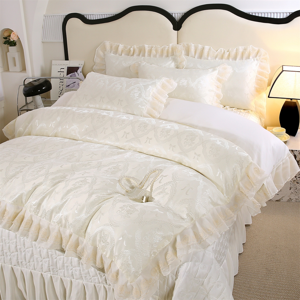 91家纺网 家纺一手货源 找家纺 提花大世界 2026新款轻奢法式蕾丝花边款丝滑水洗真丝天丝提花床单床笠床盖四件套 洛丽塔之梦-珍珠白