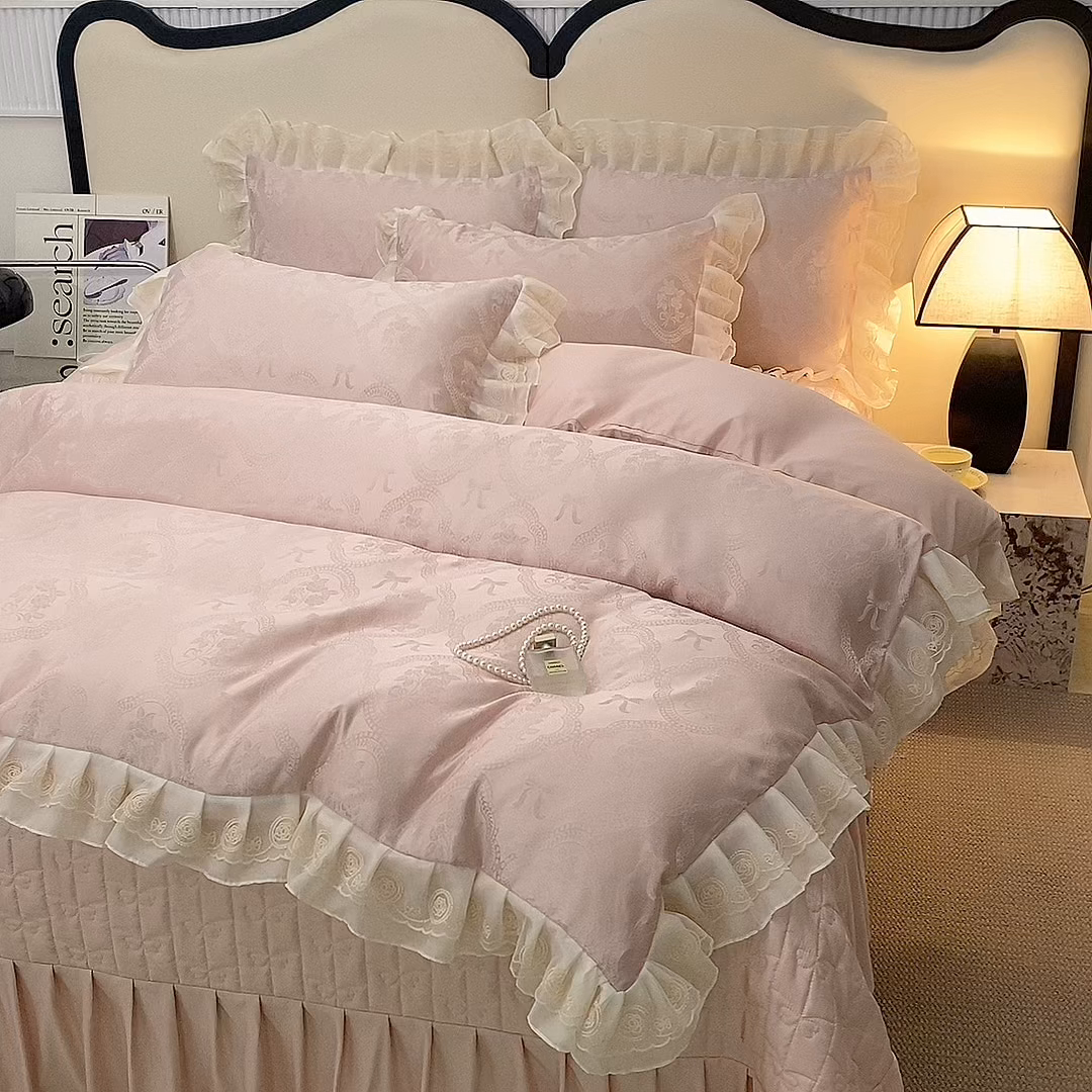 91家纺网 家纺一手货源 找家纺 提花大世界 2026新款轻奢法式蕾丝花边款丝滑水洗真丝天丝提花床单床笠床盖四件套 洛丽塔之梦-樱花玉