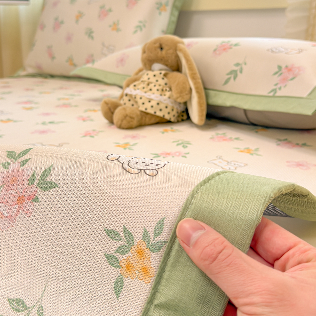 91家纺网 家纺一手货源 找家纺 慕尚家纺 2026新款凉感冰丝凉席席子 花朵小猫