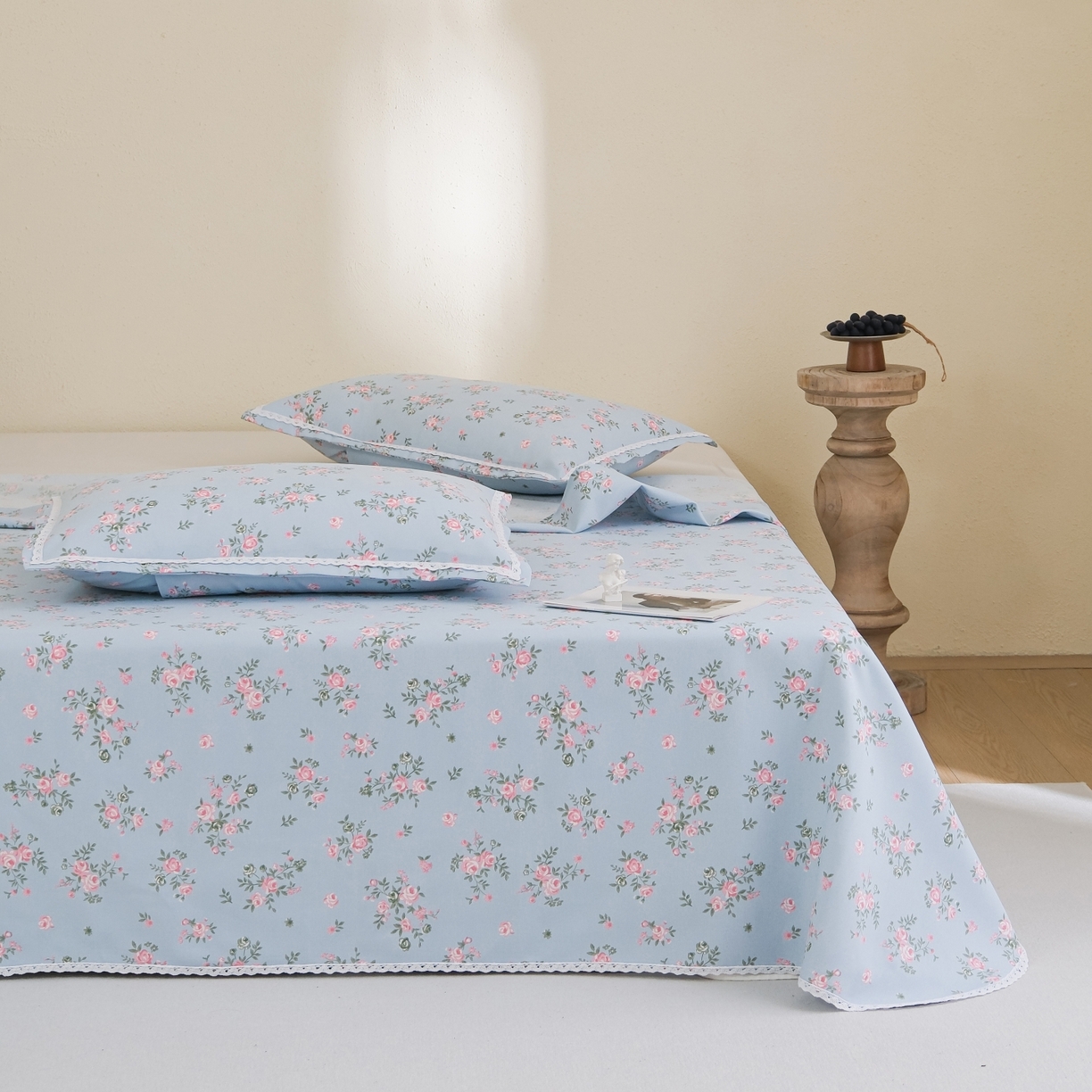 91家纺网 家纺一手货源 找家纺 （总）慕绸家纺（原萌宝老粗布厂家） 2026新款原棉细纱工艺款亲肤柔软老粗布床单凉席席子春夏热门款-直播热卖圆角花边款