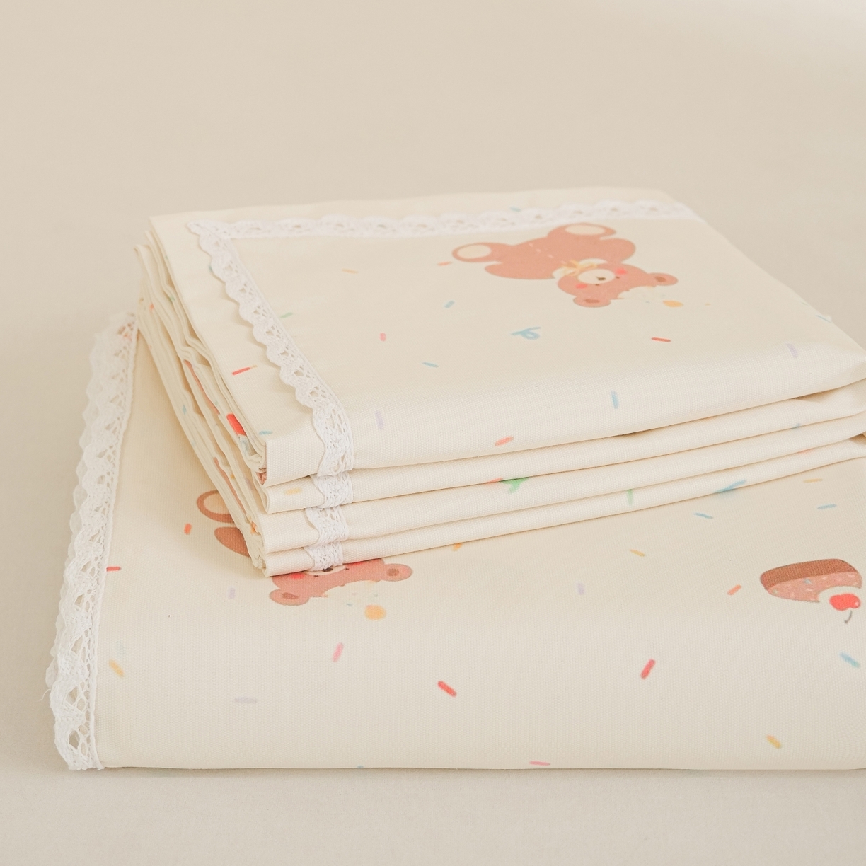 91家纺网 家纺一手货源 找家纺 （总）慕绸家纺（原萌宝老粗布厂家） 2026新款原棉细纱工艺款亲肤柔软老粗布床单凉席席子春夏热门款-直播热卖圆角花边款