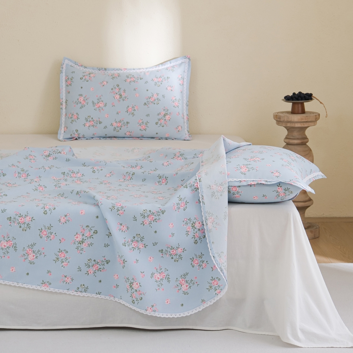 91家纺网 家纺一手货源 找家纺 慕绸家纺（原萌宝老粗布厂家） 2026新款原棉细纱工艺款亲肤柔软老粗布床单凉席席子春夏热门款-直播热卖圆角花边款 半夏