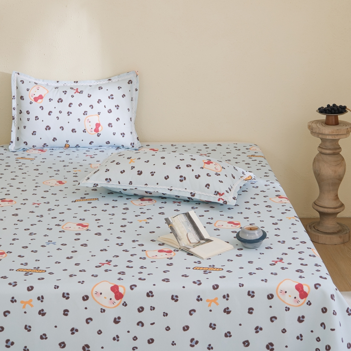 91家纺网 家纺一手货源 找家纺 慕绸家纺（原萌宝老粗布厂家） 2026新款原棉细纱工艺款亲肤柔软老粗布床单凉席席子春夏热门款-直播热卖圆角花边款 豹纹喵