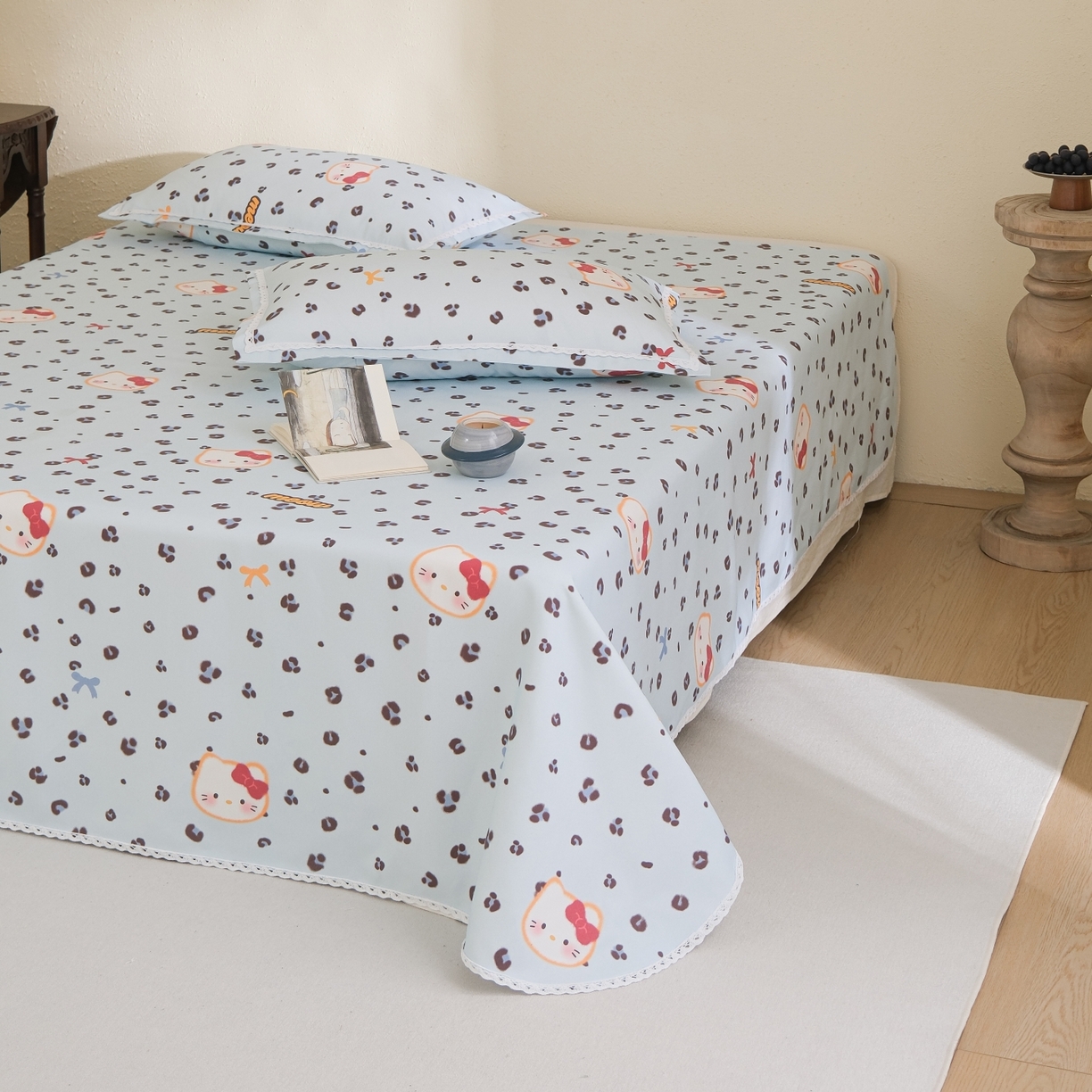 91家纺网 家纺一手货源 找家纺 慕绸家纺（原萌宝老粗布厂家） 2026新款原棉细纱工艺款亲肤柔软老粗布床单凉席席子春夏热门款-直播热卖圆角花边款 豹纹喵