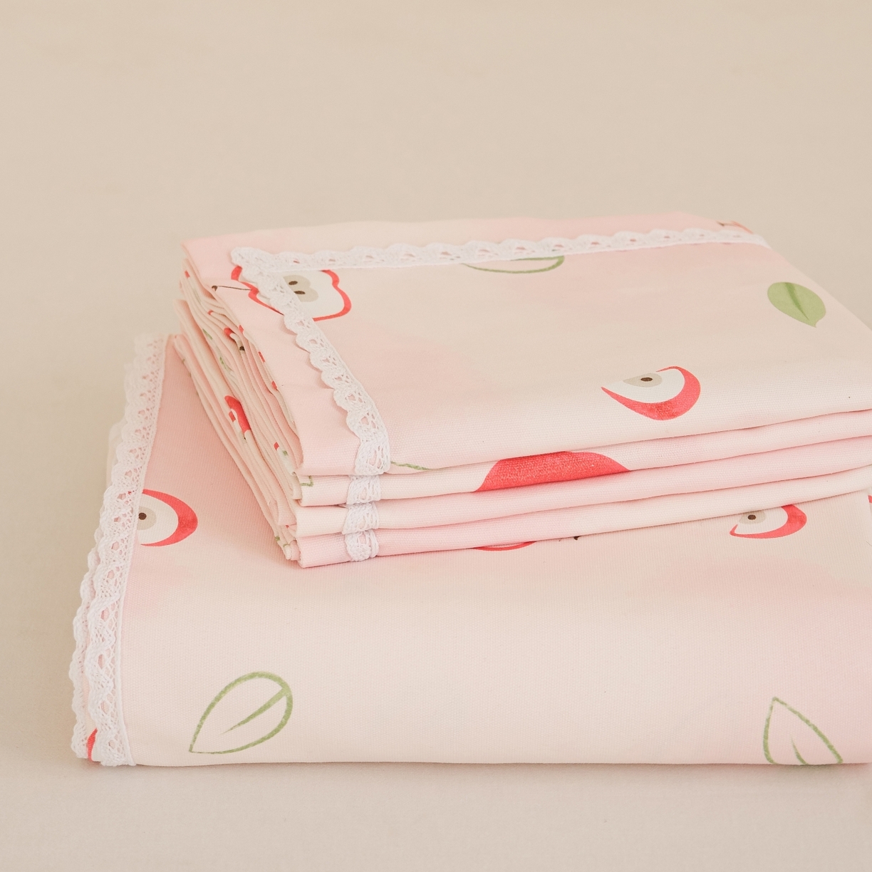 慕绸家纺（原萌宝老粗布厂家） 2026新款原棉细纱工艺款亲肤柔软老粗布床单凉席席子春夏热门款-直播热卖圆角花边款 红苹果乐园