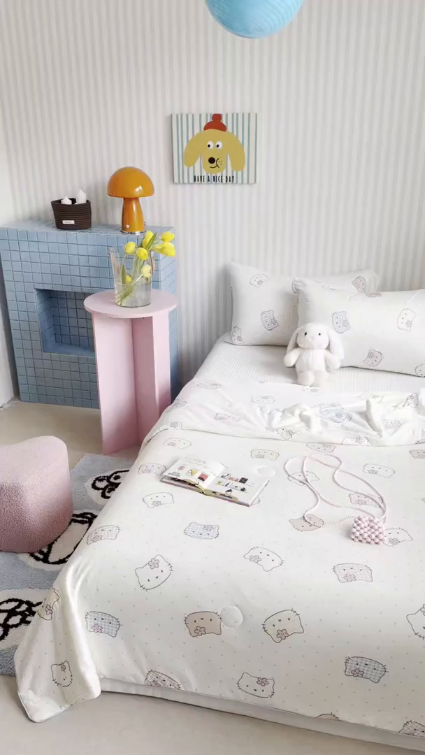 91家纺网 家纺一手货源 找家纺 桃子家居 2026新款A类卡通小清新奶乎乎高品质牛奶丝软糯针织棉嵌绳工艺夏被系列 针织嵌绳-彩塘猫咪