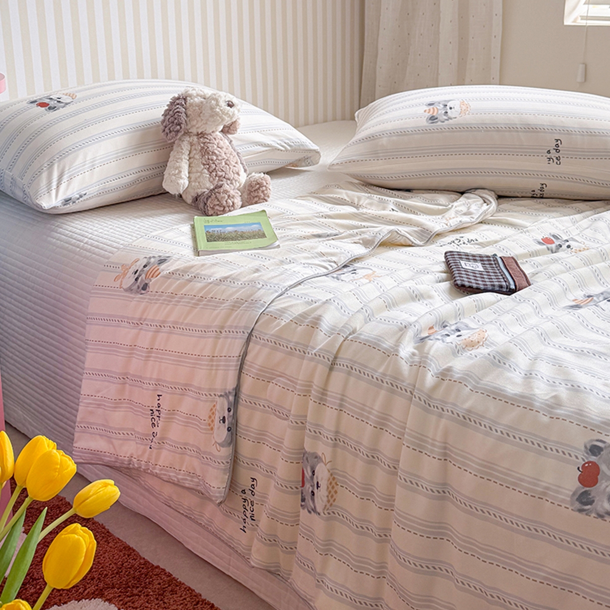 91家纺网 家纺一手货源 找家纺 桃子家居 2026新款A类卡通小清新奶乎乎高品质牛奶丝软糯针织棉嵌绳工艺夏被系列 针织嵌绳-乖乖狗