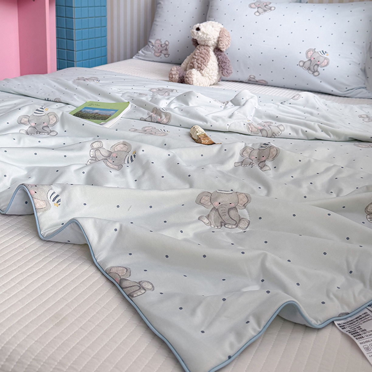 91家纺网 家纺一手货源 找家纺 桃子家居 2026新款A类卡通小清新奶乎乎高品质牛奶丝软糯针织棉嵌绳工艺夏被系列 针织嵌绳-奶雾小象