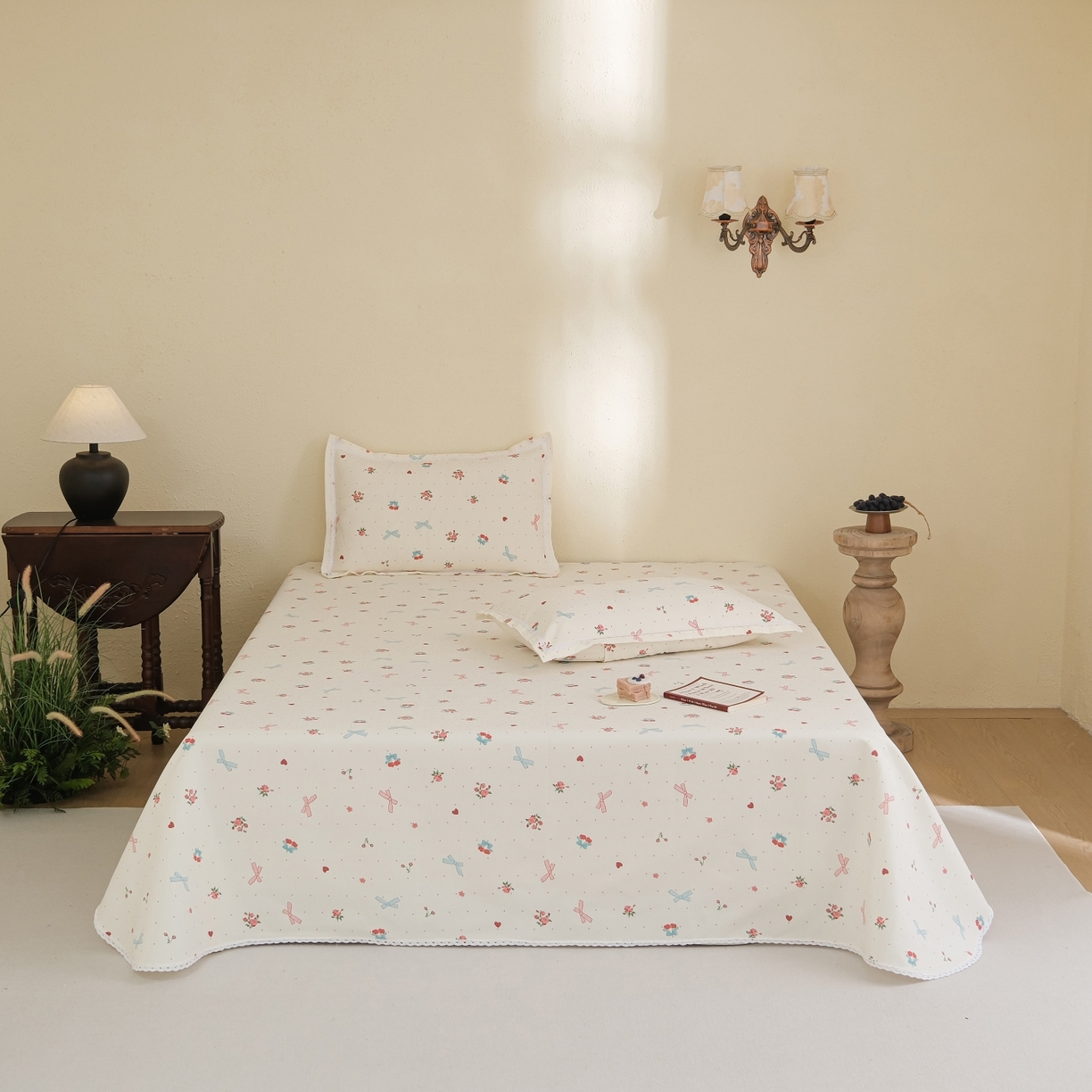 91家纺网 家纺一手货源 找家纺 慕绸家纺（原萌宝老粗布厂家） 2026新款原棉细纱工艺款亲肤柔软老粗布床单凉席席子春夏热门款-直播热卖圆角花边款 铃兰结