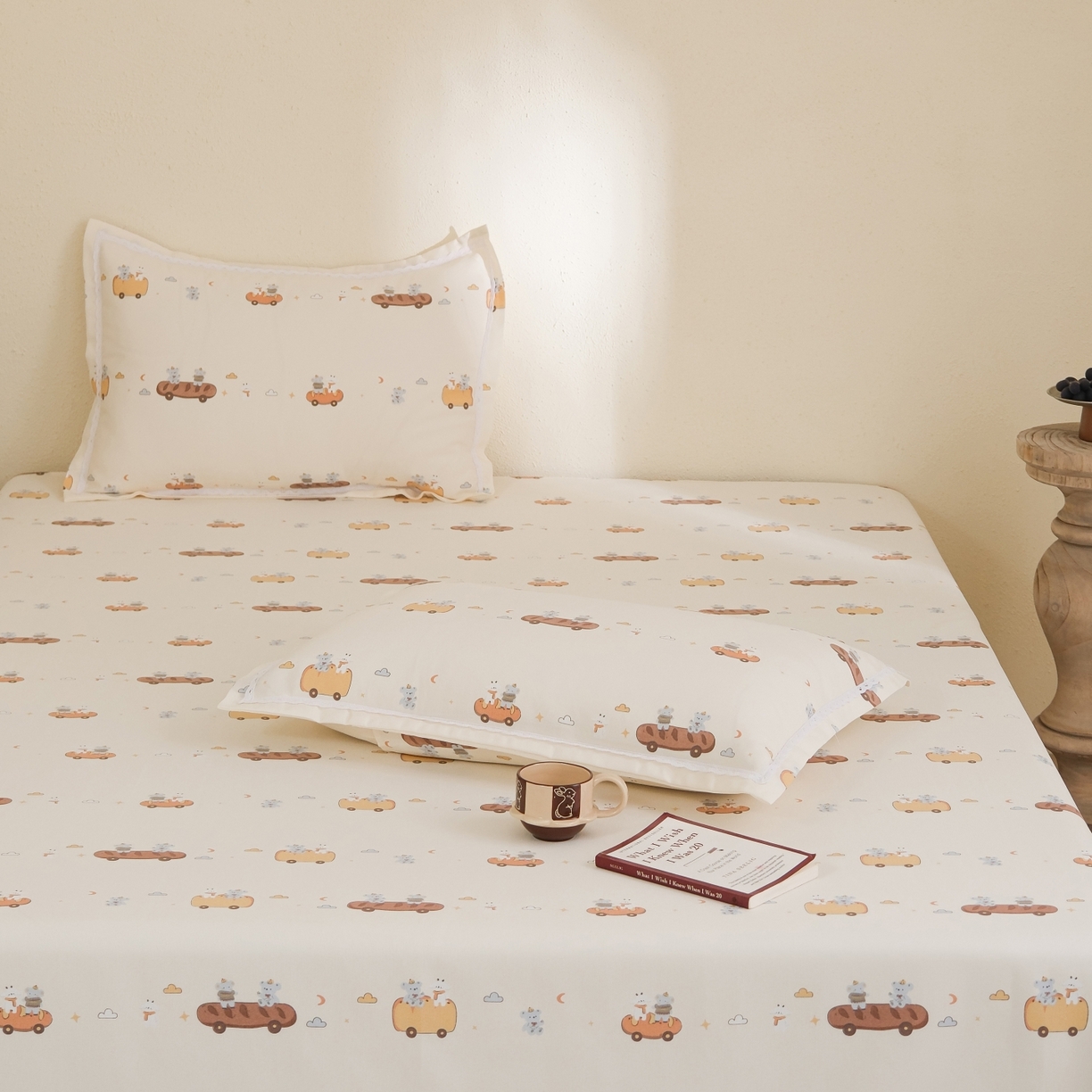 91家纺网 家纺一手货源 找家纺 慕绸家纺（原萌宝老粗布厂家） 2026新款原棉细纱工艺款亲肤柔软老粗布床单凉席席子春夏热门款-直播热卖圆角花边款 面包小车