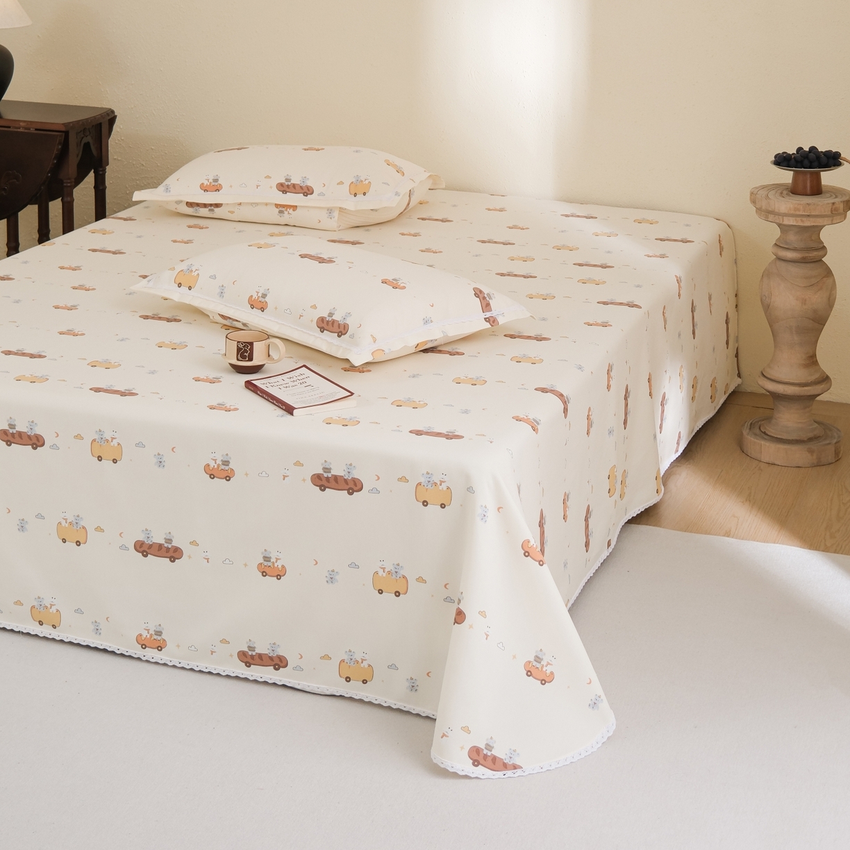 91家纺网 家纺一手货源 找家纺 慕绸家纺（原萌宝老粗布厂家） 2026新款原棉细纱工艺款亲肤柔软老粗布床单凉席席子春夏热门款-直播热卖圆角花边款 面包小车