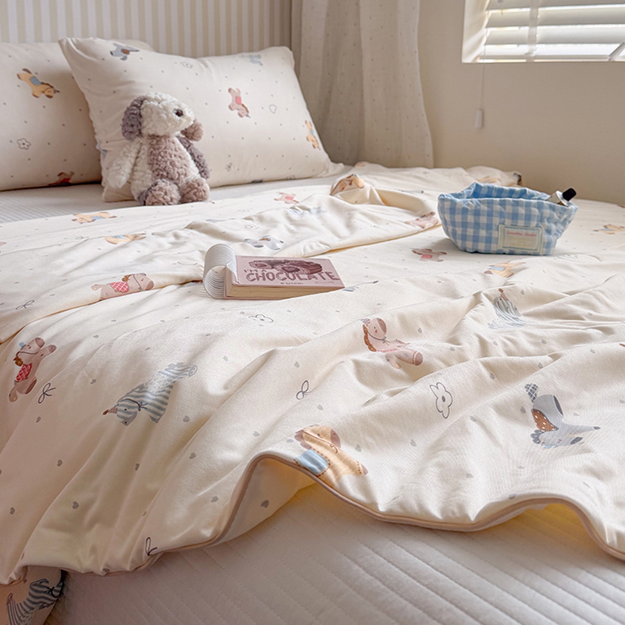 91家纺网 家纺一手货源 找家纺 桃子家居 2026新款A类卡通小清新奶乎乎高品质牛奶丝软糯针织棉嵌绳工艺夏被系列 针织嵌绳-森系小马