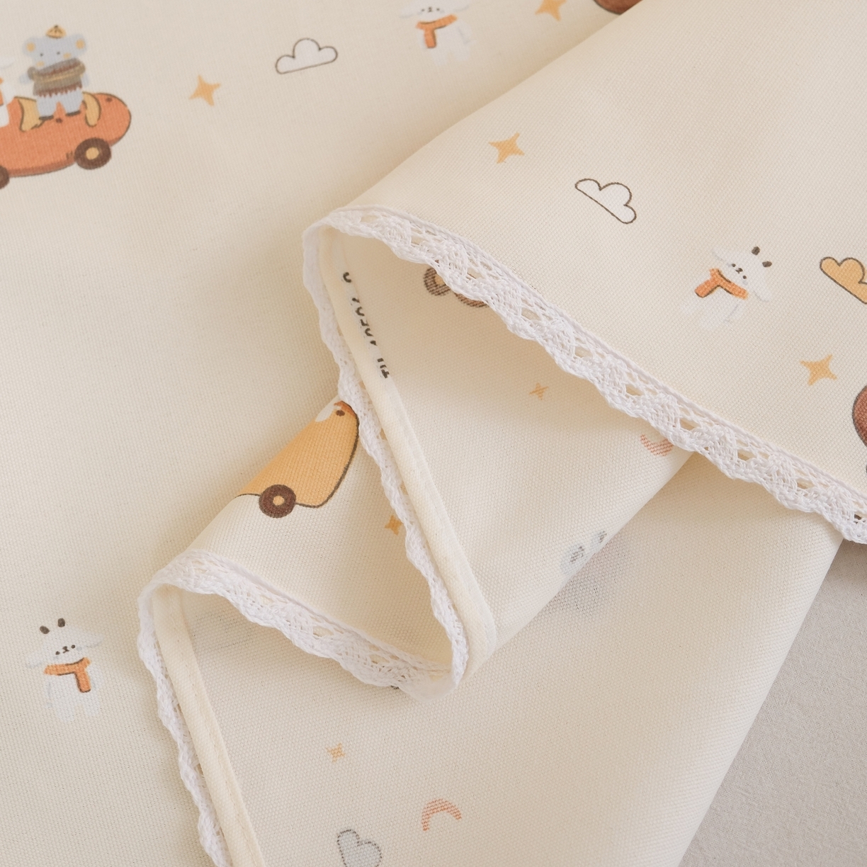 91家纺网 家纺一手货源 找家纺 慕绸家纺（原萌宝老粗布厂家） 2026新款原棉细纱工艺款亲肤柔软老粗布床单凉席席子春夏热门款-直播热卖圆角花边款 面包小车