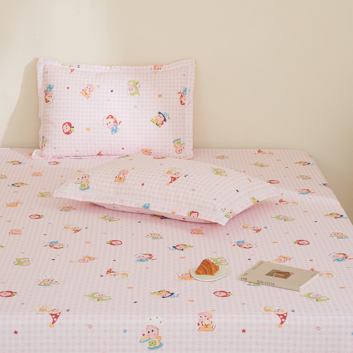 91家纺网 家纺一手货源 找家纺 慕绸家纺（原萌宝老粗布厂家） 2026新款原棉细纱工艺款亲肤柔软老粗布床单凉席席子春夏热门款-直播热卖圆角花边款 魔法星人