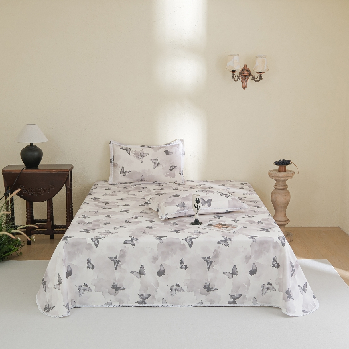 91家纺网 家纺一手货源 找家纺 慕绸家纺（原萌宝老粗布厂家） 2026新款原棉细纱工艺款亲肤柔软老粗布床单凉席席子春夏热门款-直播热卖圆角花边款 墨兰蝶