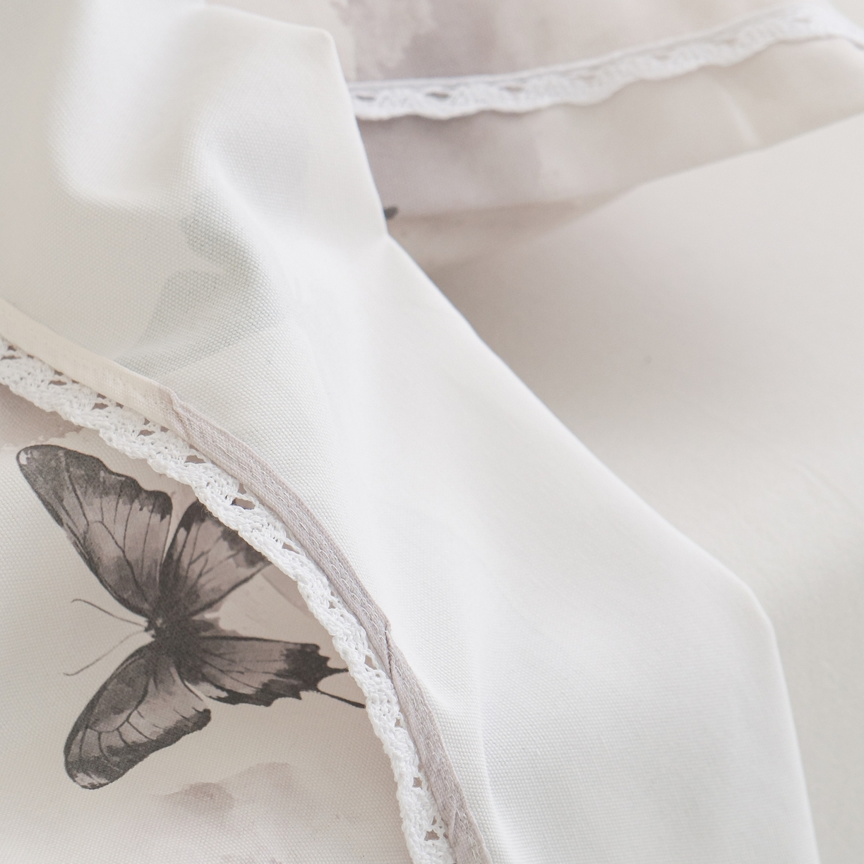 91家纺网 家纺一手货源 找家纺 慕绸家纺（原萌宝老粗布厂家） 2026新款原棉细纱工艺款亲肤柔软老粗布床单凉席席子春夏热门款-直播热卖圆角花边款 墨兰蝶