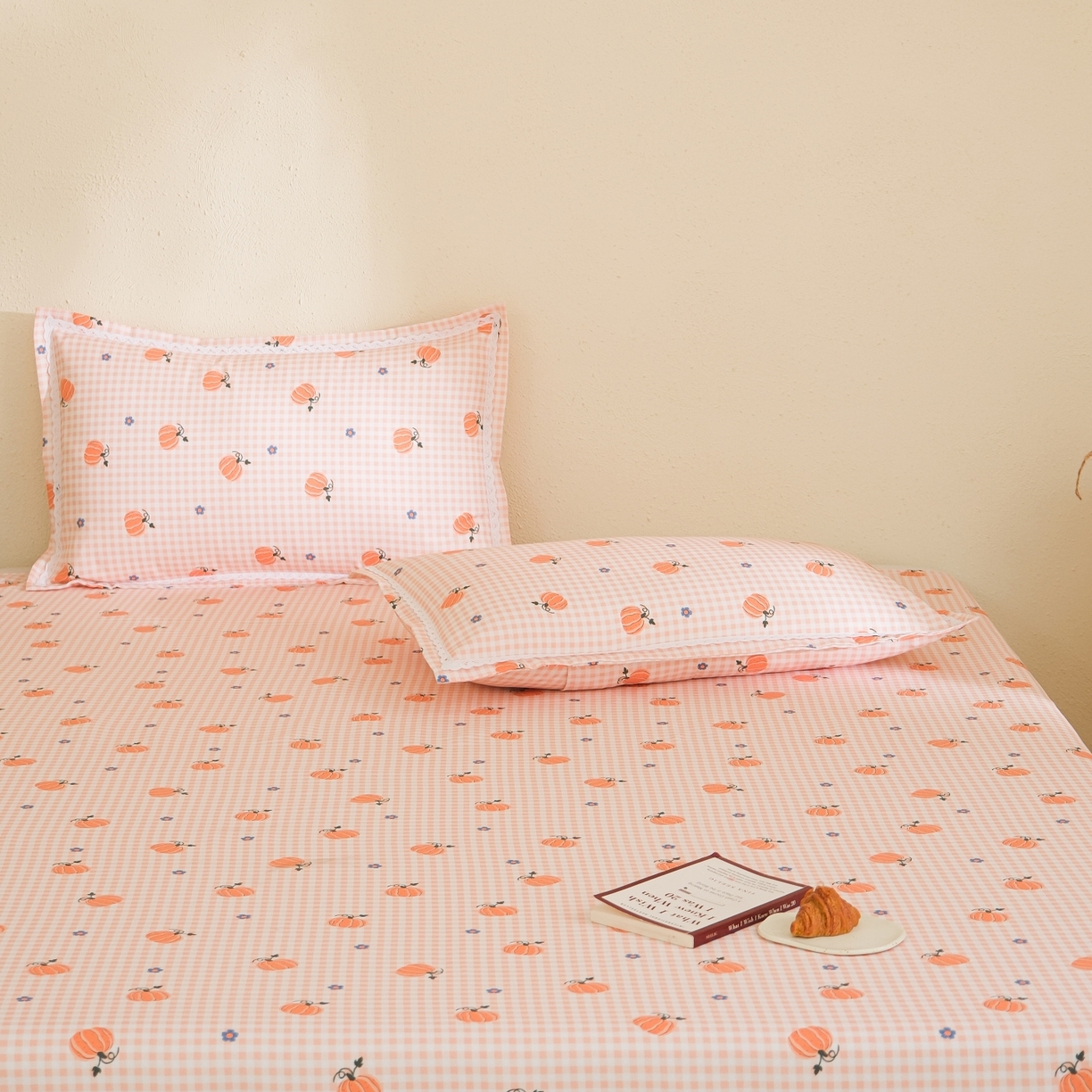 91家纺网 家纺一手货源 找家纺 慕绸家纺（原萌宝老粗布厂家） 2026新款原棉细纱工艺款亲肤柔软老粗布床单凉席席子春夏热门款-直播热卖圆角花边款 南瓜派