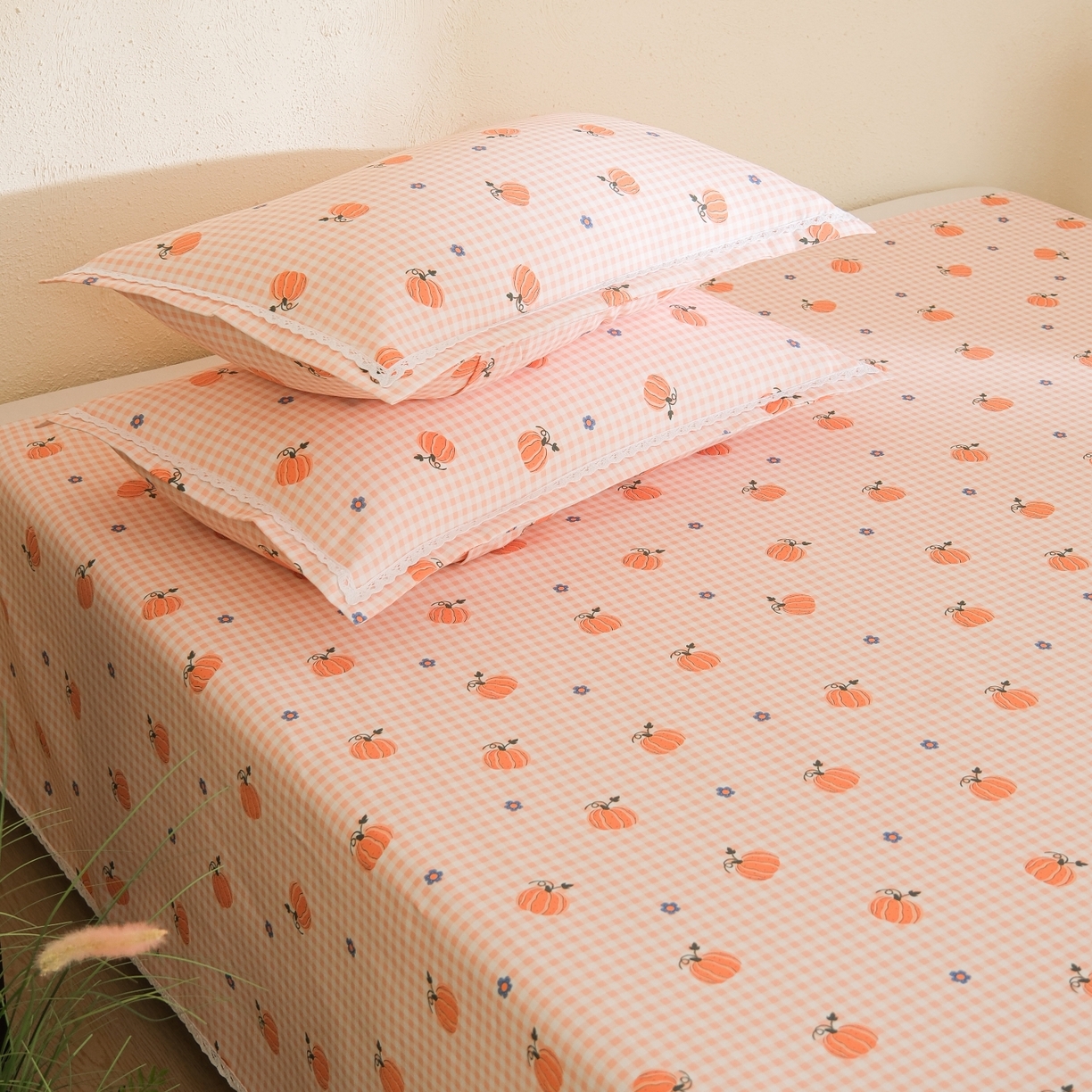 91家纺网 家纺一手货源 找家纺 慕绸家纺（原萌宝老粗布厂家） 2026新款原棉细纱工艺款亲肤柔软老粗布床单凉席席子春夏热门款-直播热卖圆角花边款 南瓜派