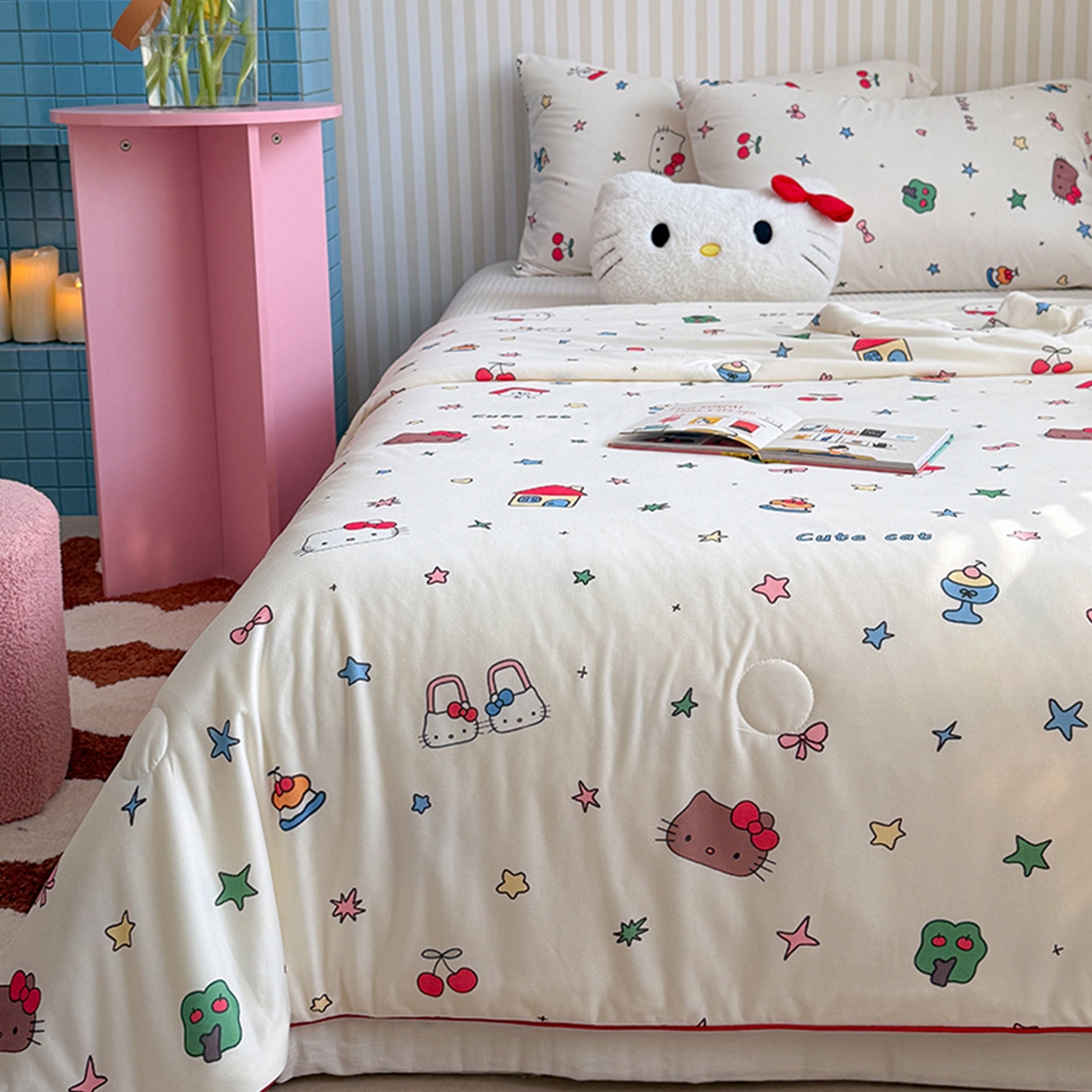 91家纺网 家纺一手货源 找家纺 桃子家居 2026新款A类卡通小清新奶乎乎高品质牛奶丝软糯针织棉嵌绳工艺夏被系列 针织嵌绳-星梦猫咪