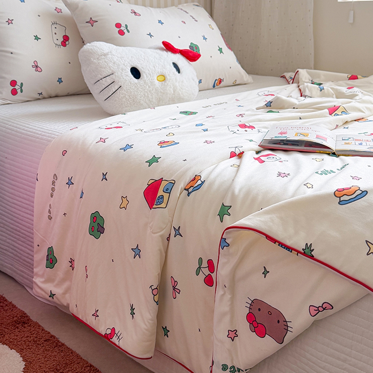 91家纺网 家纺一手货源 找家纺 桃子家居 2026新款A类卡通小清新奶乎乎高品质牛奶丝软糯针织棉嵌绳工艺夏被系列 针织嵌绳-星梦猫咪