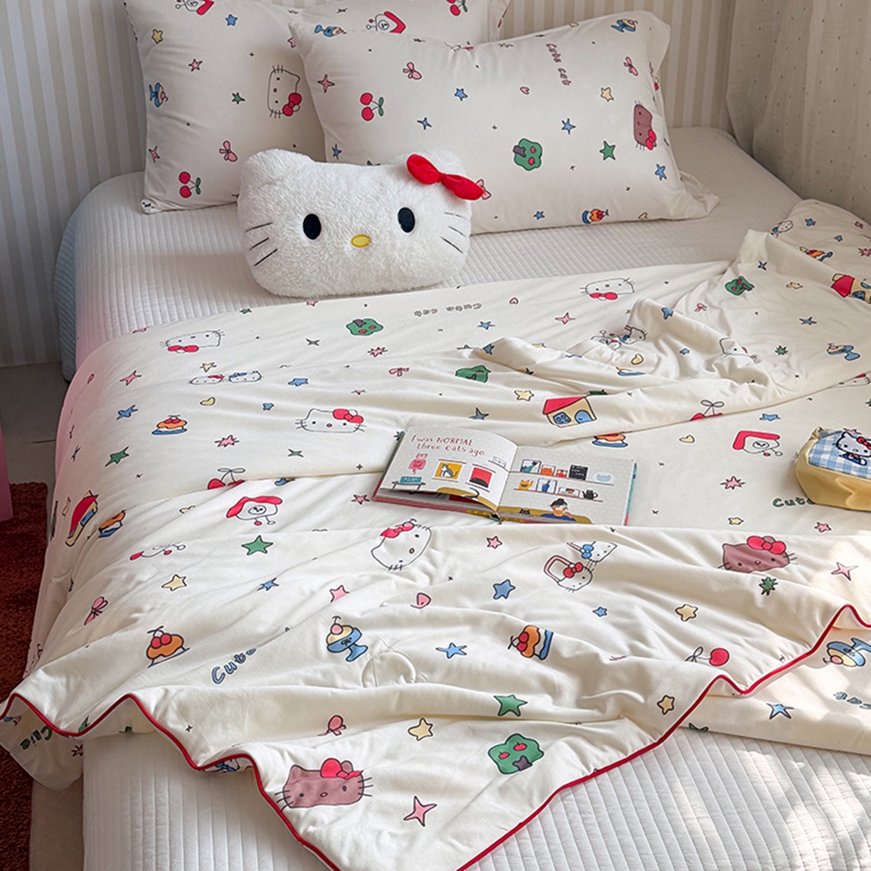 91家纺网 家纺一手货源 找家纺 桃子家居 2026新款A类卡通小清新奶乎乎高品质牛奶丝软糯针织棉嵌绳工艺夏被系列 针织嵌绳-星梦猫咪