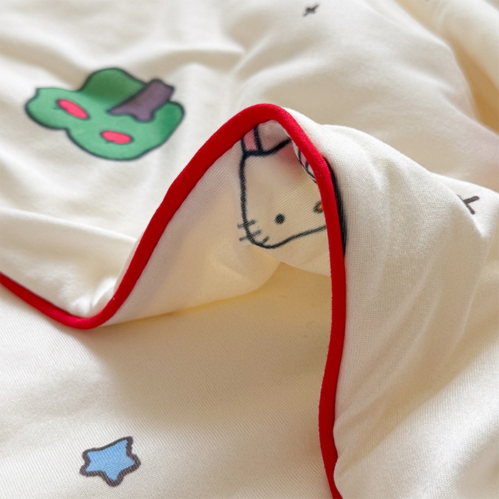 91家纺网 家纺一手货源 找家纺 桃子家居 2026新款A类卡通小清新奶乎乎高品质牛奶丝软糯针织棉嵌绳工艺夏被系列 针织嵌绳-星梦猫咪