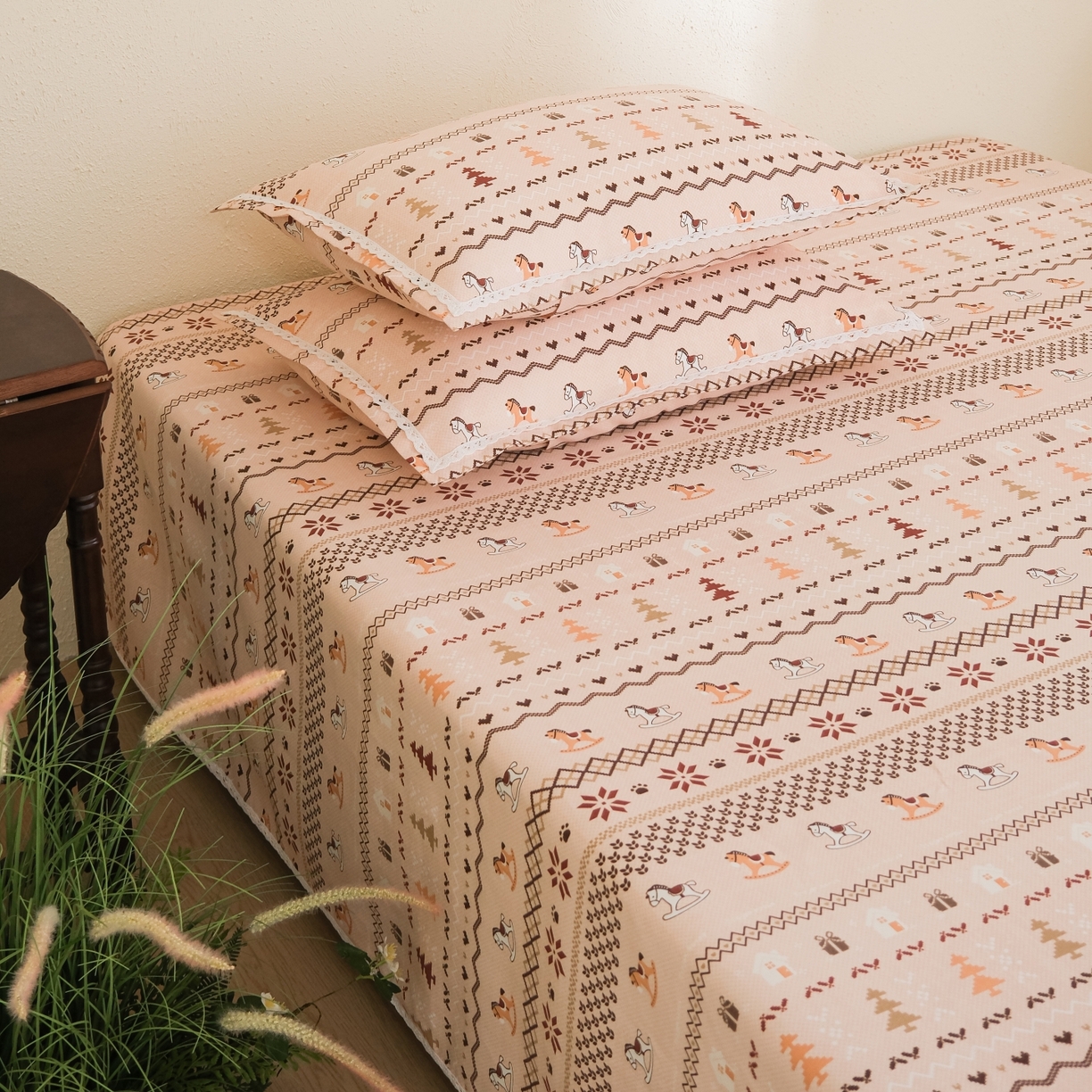 91家纺网 家纺一手货源 找家纺 慕绸家纺（原萌宝老粗布厂家） 2026新款原棉细纱工艺款亲肤柔软老粗布床单凉席席子春夏热门款-直播热卖圆角花边款 千禧马