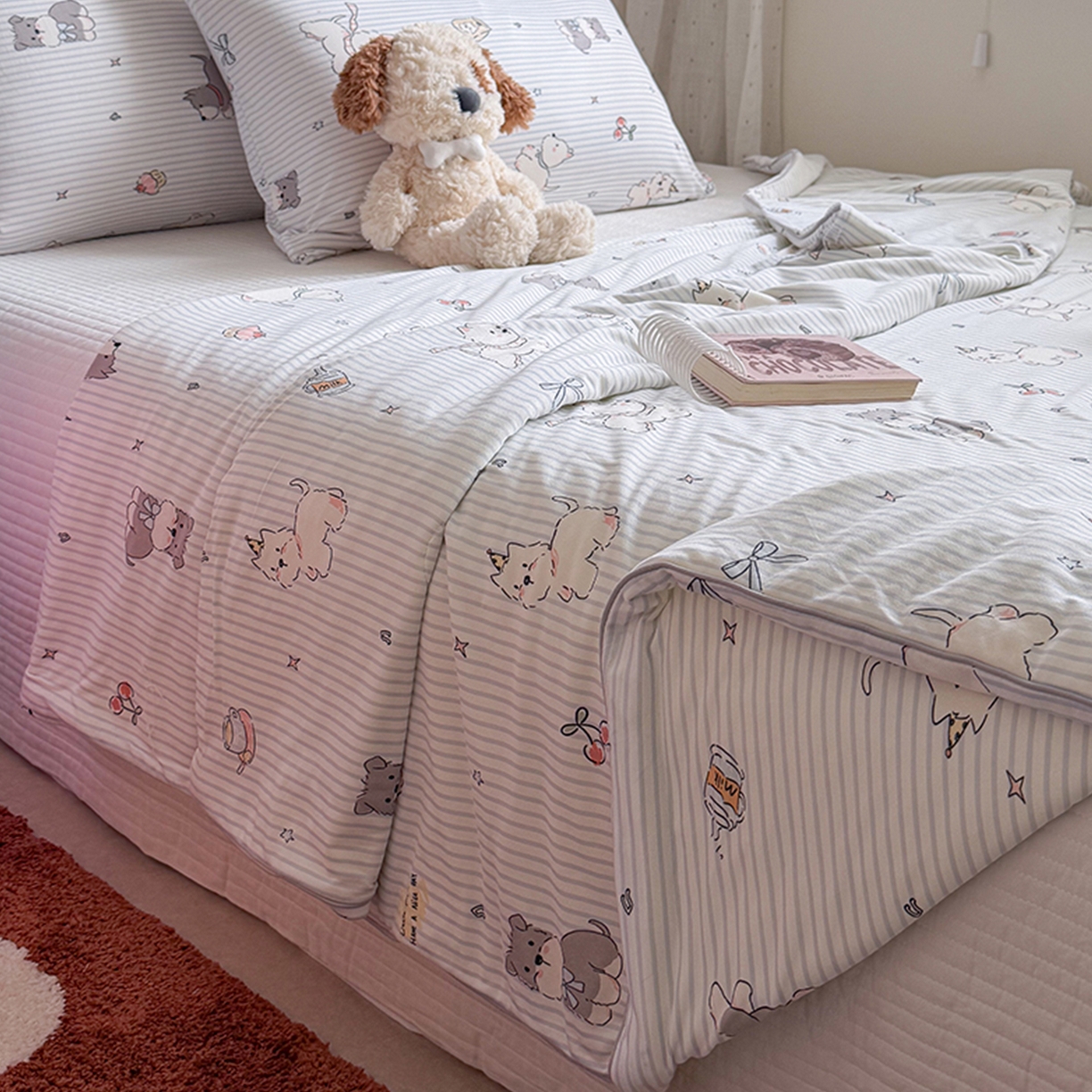 91家纺网 家纺一手货源 找家纺 桃子家居 2026新款A类卡通小清新奶乎乎高品质牛奶丝软糯针织棉嵌绳工艺夏被系列 针织嵌绳-元气小狗