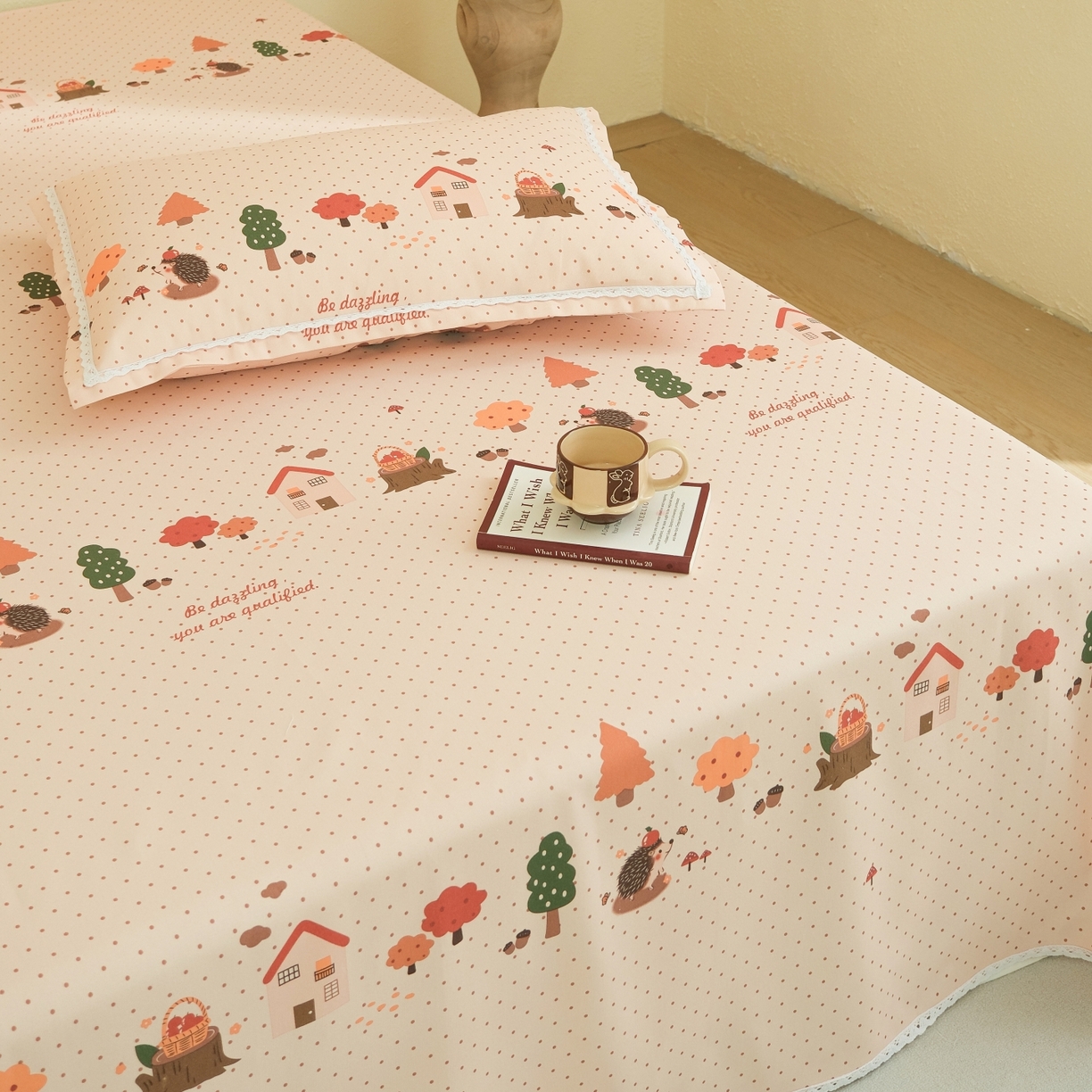 91家纺网 家纺一手货源 找家纺 慕绸家纺（原萌宝老粗布厂家） 2026新款原棉细纱工艺款亲肤柔软老粗布床单凉席席子春夏热门款-直播热卖圆角花边款 秋日森林