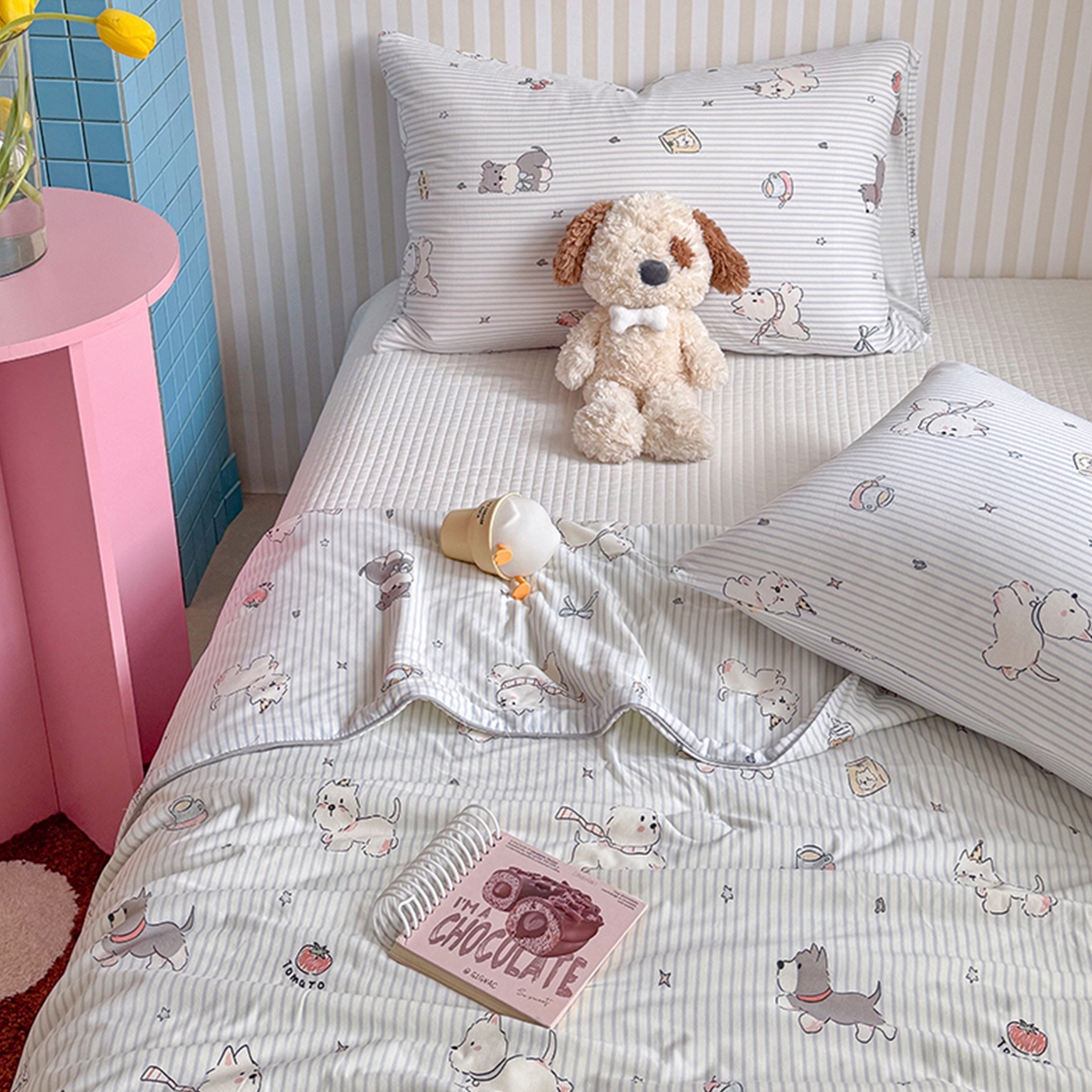 91家纺网 家纺一手货源 找家纺 桃子家居 2026新款A类卡通小清新奶乎乎高品质牛奶丝软糯针织棉嵌绳工艺夏被系列 针织嵌绳-元气小狗