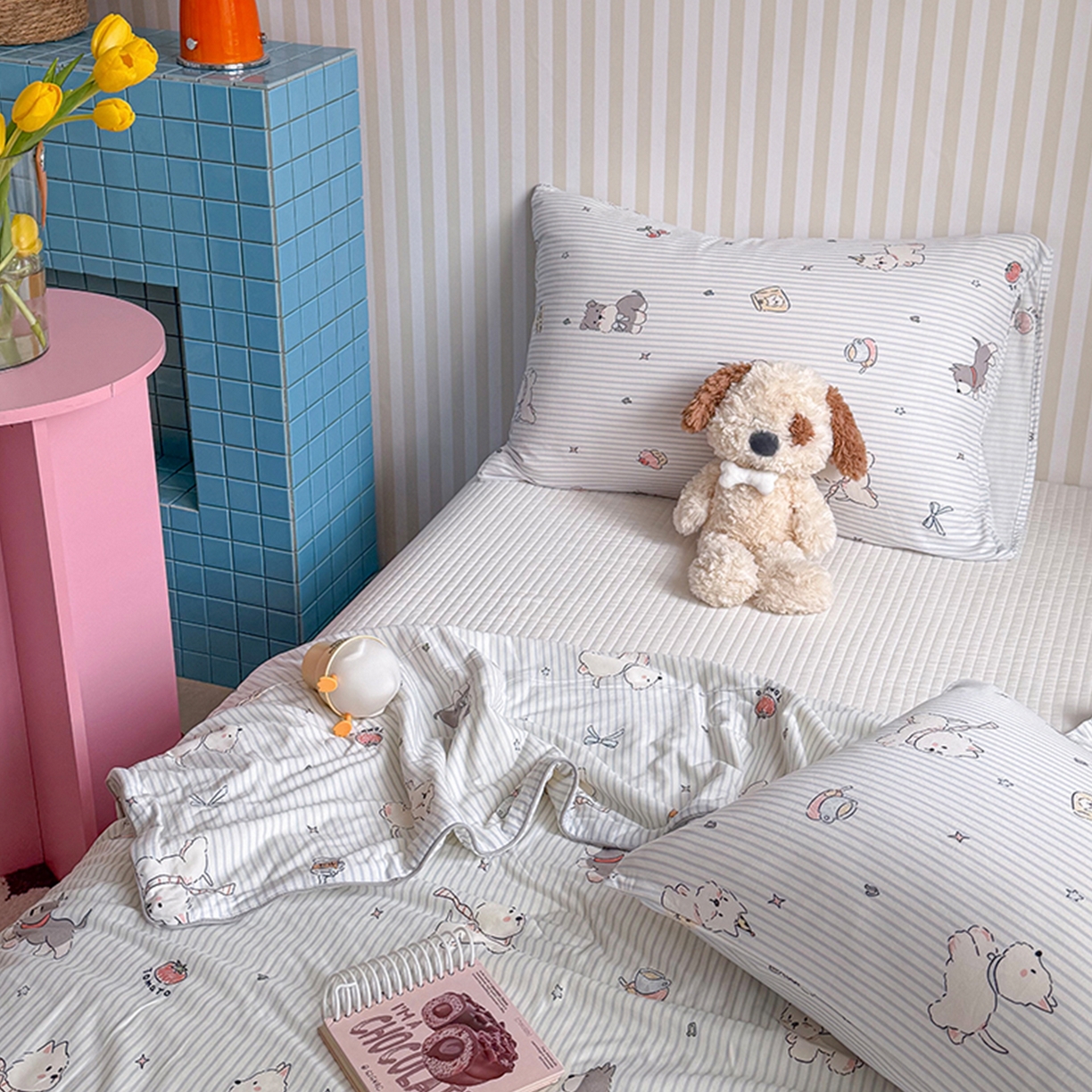 91家纺网 家纺一手货源 找家纺 桃子家居 2026新款A类卡通小清新奶乎乎高品质牛奶丝软糯针织棉嵌绳工艺夏被系列 针织嵌绳-元气小狗