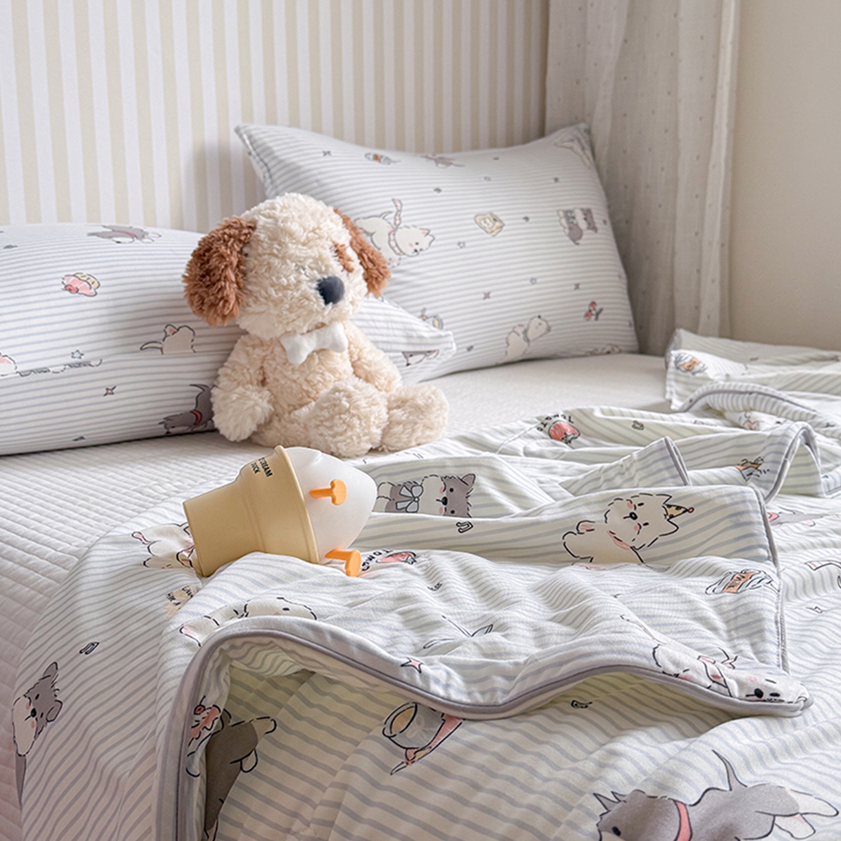 91家纺网 家纺一手货源 找家纺 桃子家居 2026新款A类卡通小清新奶乎乎高品质牛奶丝软糯针织棉嵌绳工艺夏被系列 针织嵌绳-元气小狗