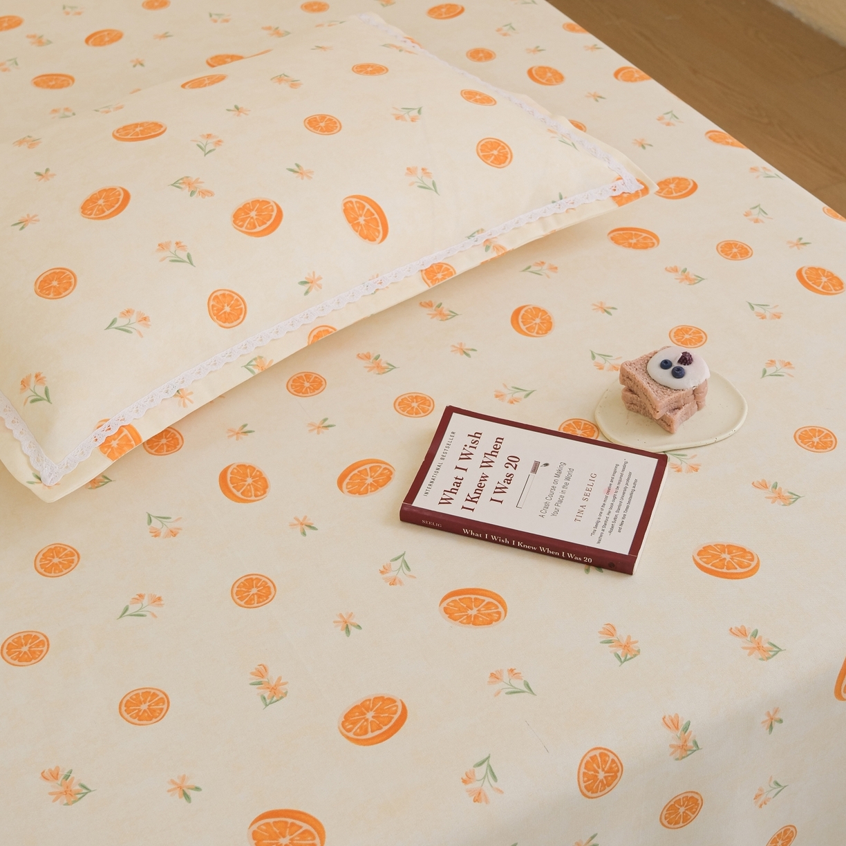 91家纺网 家纺一手货源 找家纺 慕绸家纺（原萌宝老粗布厂家） 2026新款原棉细纱工艺款亲肤柔软老粗布床单凉席席子春夏热门款-直播热卖圆角花边款 甜橙日记