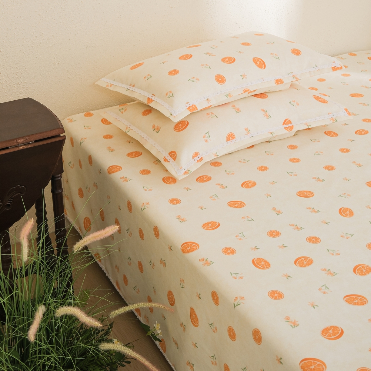 91家纺网 家纺一手货源 找家纺 慕绸家纺（原萌宝老粗布厂家） 2026新款原棉细纱工艺款亲肤柔软老粗布床单凉席席子春夏热门款-直播热卖圆角花边款 甜橙日记