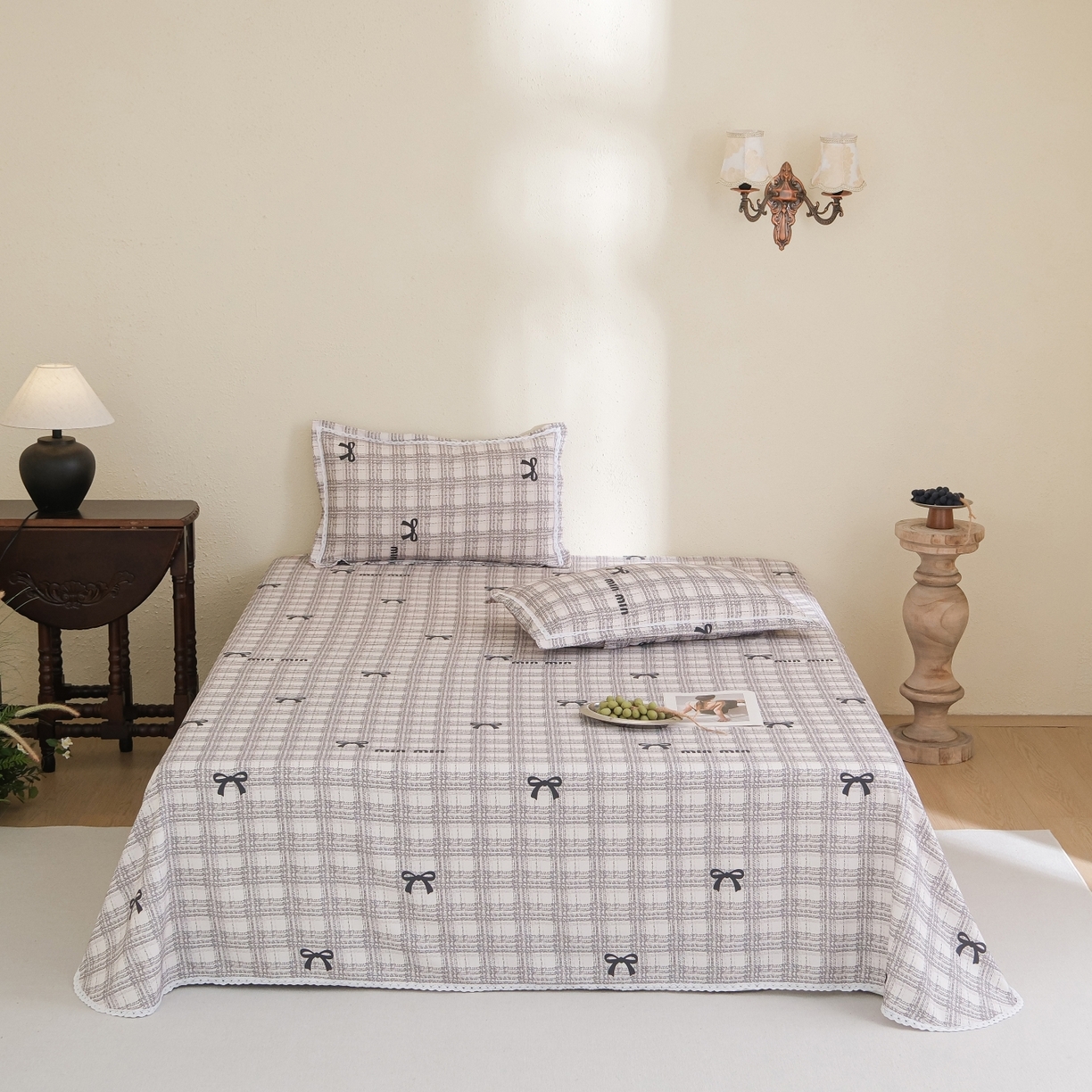 91家纺网 家纺一手货源 找家纺 慕绸家纺（原萌宝老粗布厂家） 2026新款原棉细纱工艺款亲肤柔软老粗布床单凉席席子春夏热门款-直播热卖圆角花边款 香可儿