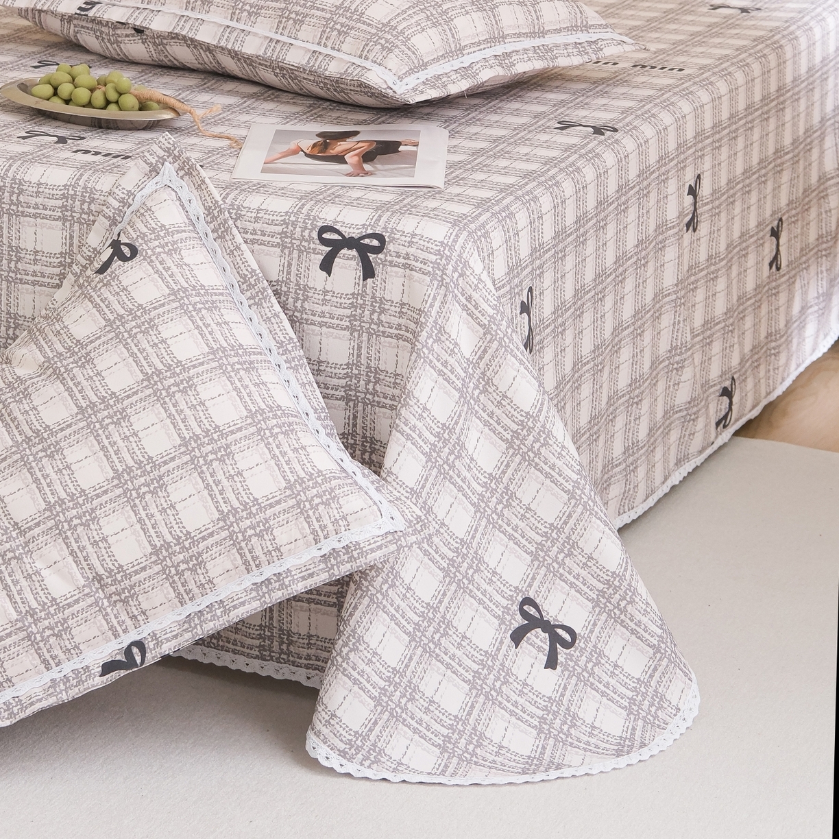 91家纺网 家纺一手货源 找家纺 慕绸家纺（原萌宝老粗布厂家） 2026新款原棉细纱工艺款亲肤柔软老粗布床单凉席席子春夏热门款-直播热卖圆角花边款 香可儿