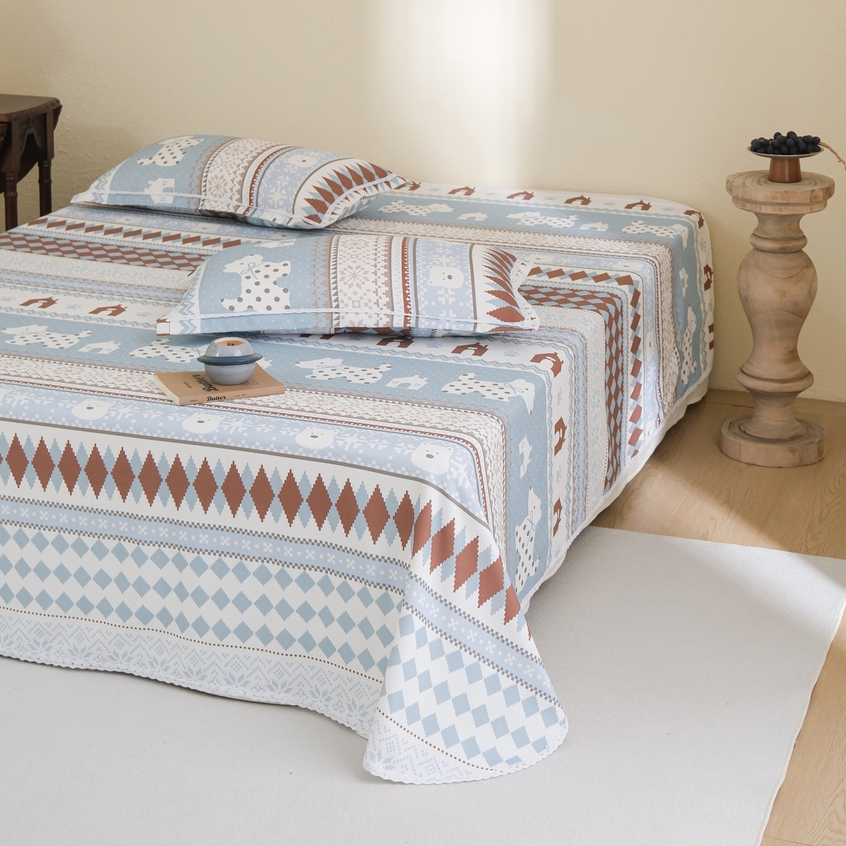 91家纺网 家纺一手货源 找家纺 慕绸家纺（原萌宝老粗布厂家） 2026新款原棉细纱工艺款亲肤柔软老粗布床单凉席席子春夏热门款-直播热卖圆角花边款 尤米