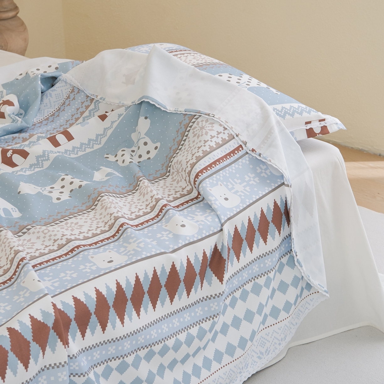 91家纺网 家纺一手货源 找家纺 慕绸家纺（原萌宝老粗布厂家） 2026新款原棉细纱工艺款亲肤柔软老粗布床单凉席席子春夏热门款-直播热卖圆角花边款 尤米