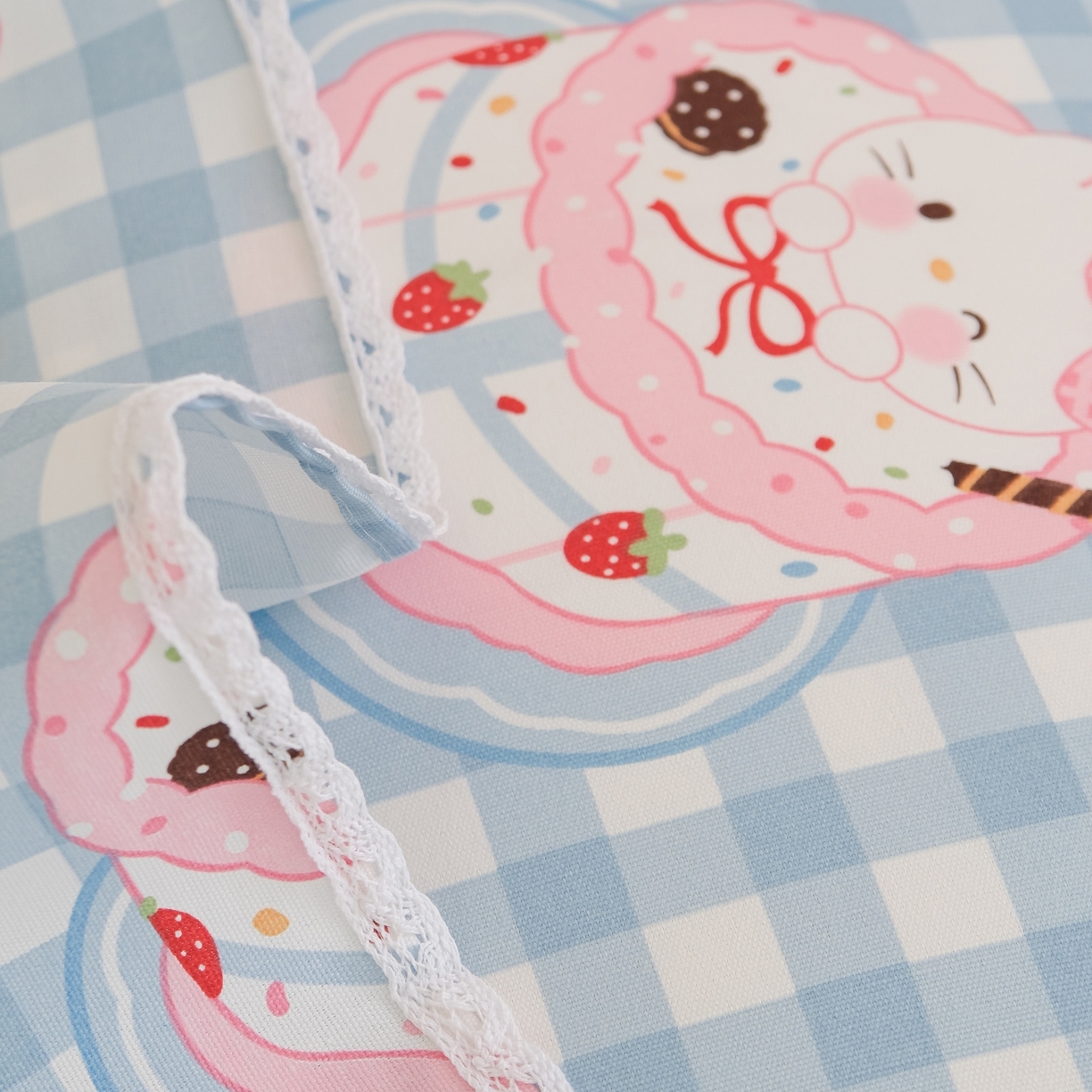 91家纺网 家纺一手货源 找家纺 慕绸家纺（原萌宝老粗布厂家） 2026新款原棉细纱工艺款亲肤柔软老粗布床单凉席席子春夏热门款-直播热卖圆角花边款 KT蛋糕