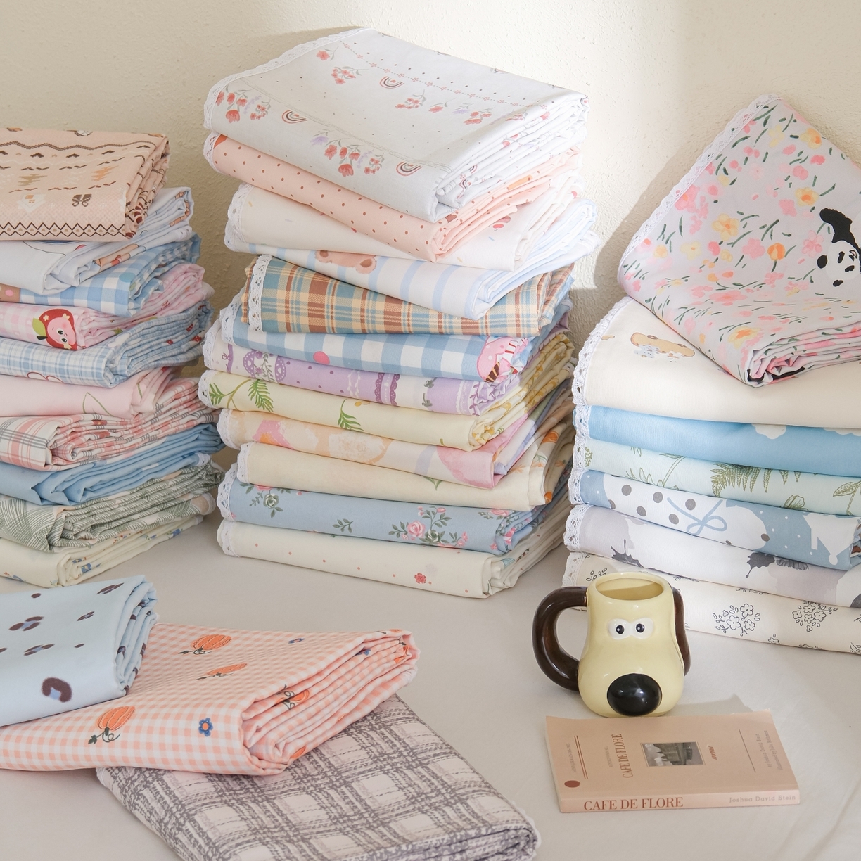 91家纺网 家纺一手货源 找家纺 慕绸家纺（原萌宝老粗布厂家） 2026新款原棉细纱工艺款亲肤柔软老粗布床单凉席席子春夏热门款-直播热卖圆角花边款 组合