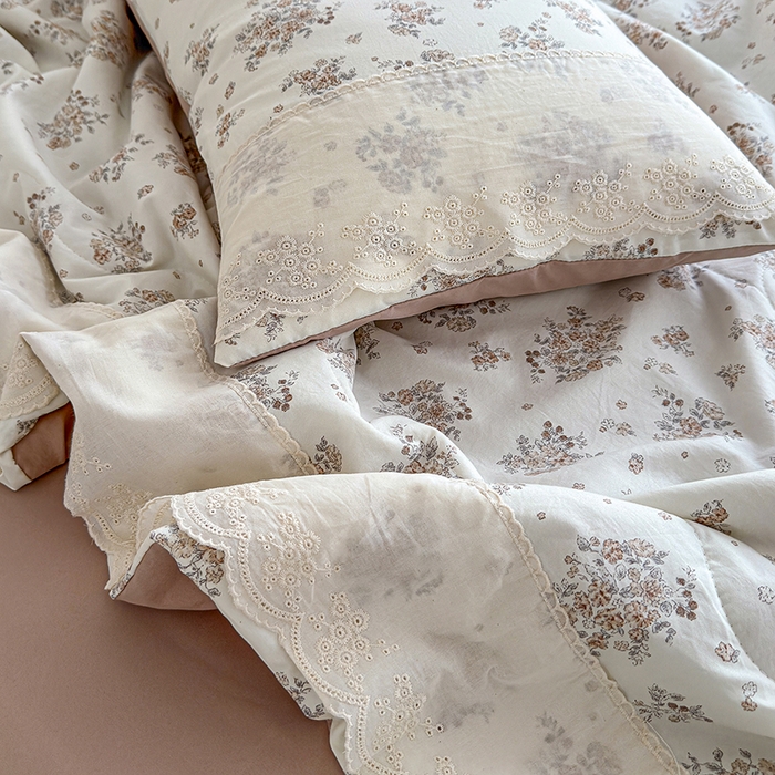 91家纺网 家纺一手货源 找家纺 竹合家纺 2026春夏新款古法水洗仿棉云感棉夏被四件套全棉花边印花夏凉被空调被 瑾夏