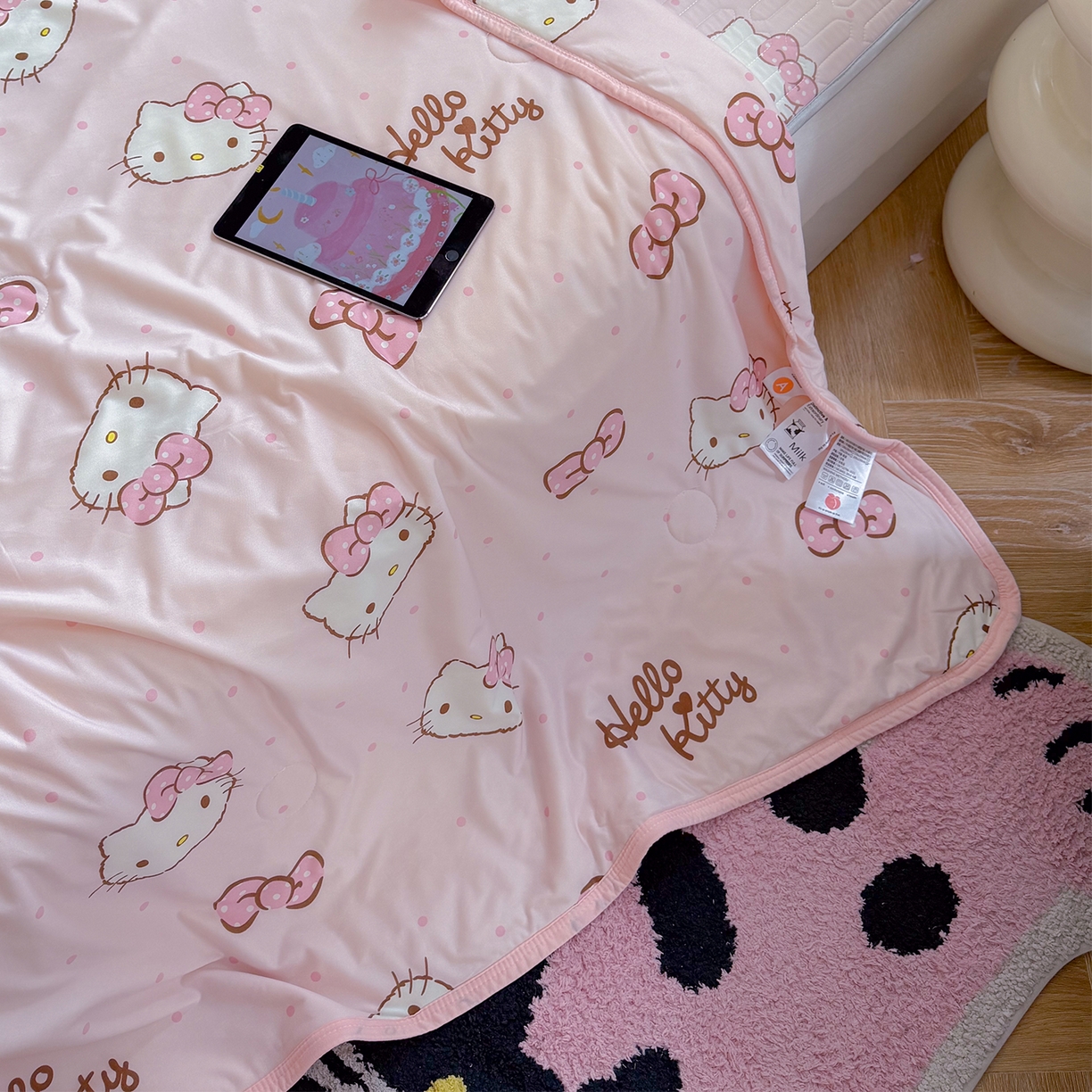 91家纺网 家纺一手货源 找家纺 （总）桃子家居 2026新款A类三丽鸥高品质可组合凉感丝乳胶席牛奶丝针织棉软糯夏被四件套