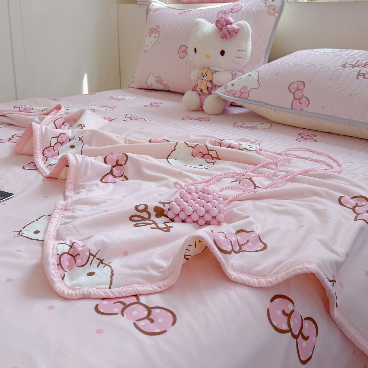 91家纺网 家纺一手货源 找家纺 （总）桃子家居 2026新款A类三丽鸥高品质可组合凉感丝乳胶席牛奶丝针织棉软糯夏被四件套