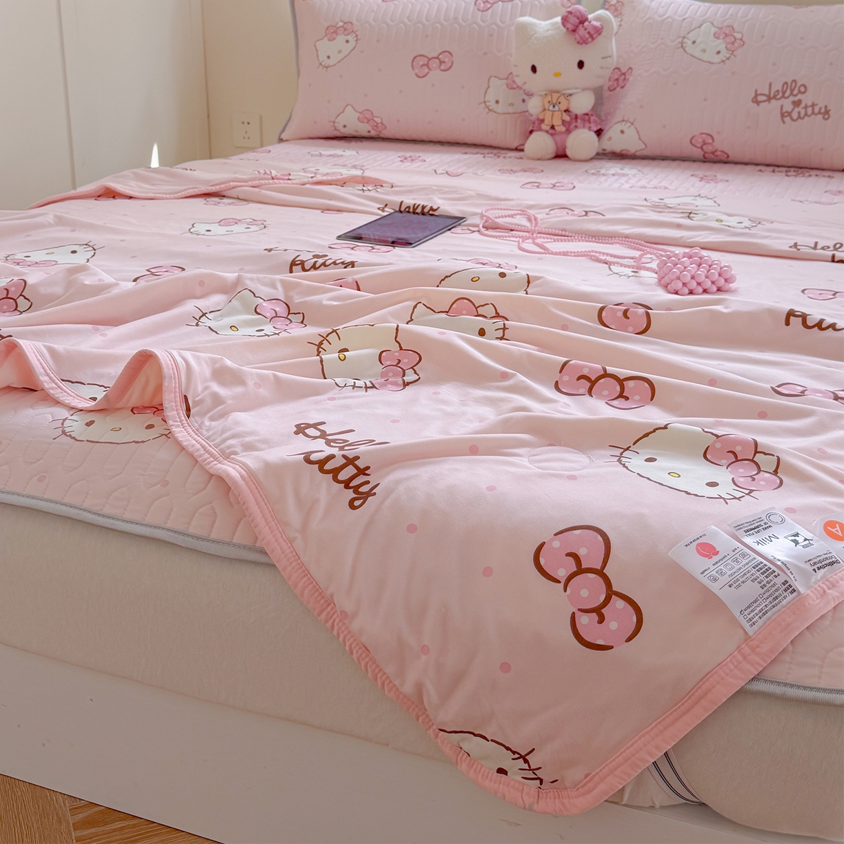 91家纺网 家纺一手货源 找家纺 （总）桃子家居 2026新款A类三丽鸥高品质可组合凉感丝乳胶席牛奶丝针织棉软糯夏被四件套