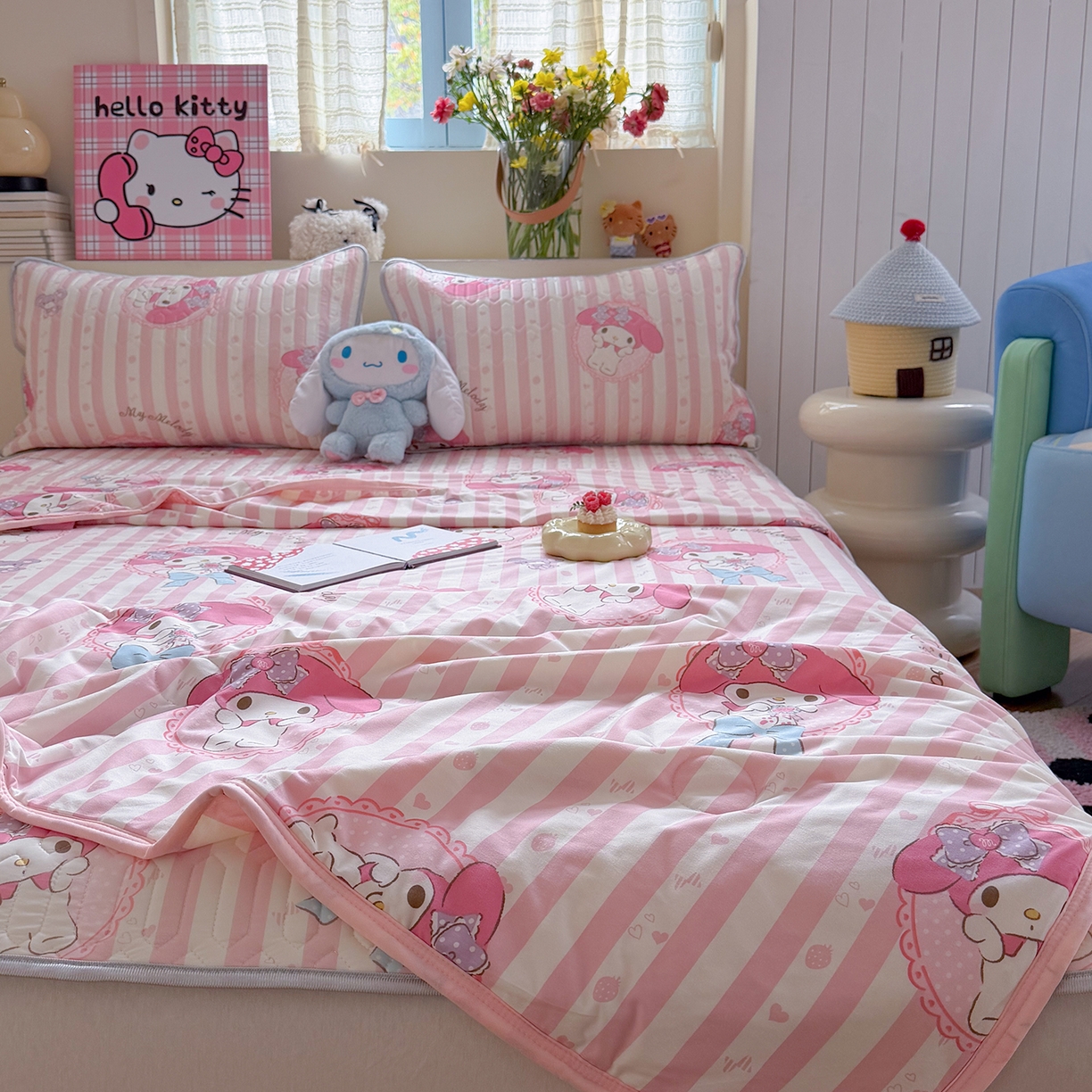 91家纺网 家纺一手货源 找家纺 桃子家居 2026新款A类三丽鸥高品质可组合凉感丝乳胶席牛奶丝针织棉软糯夏被四件套 三丽鸥夏凉-粉粉美乐蒂